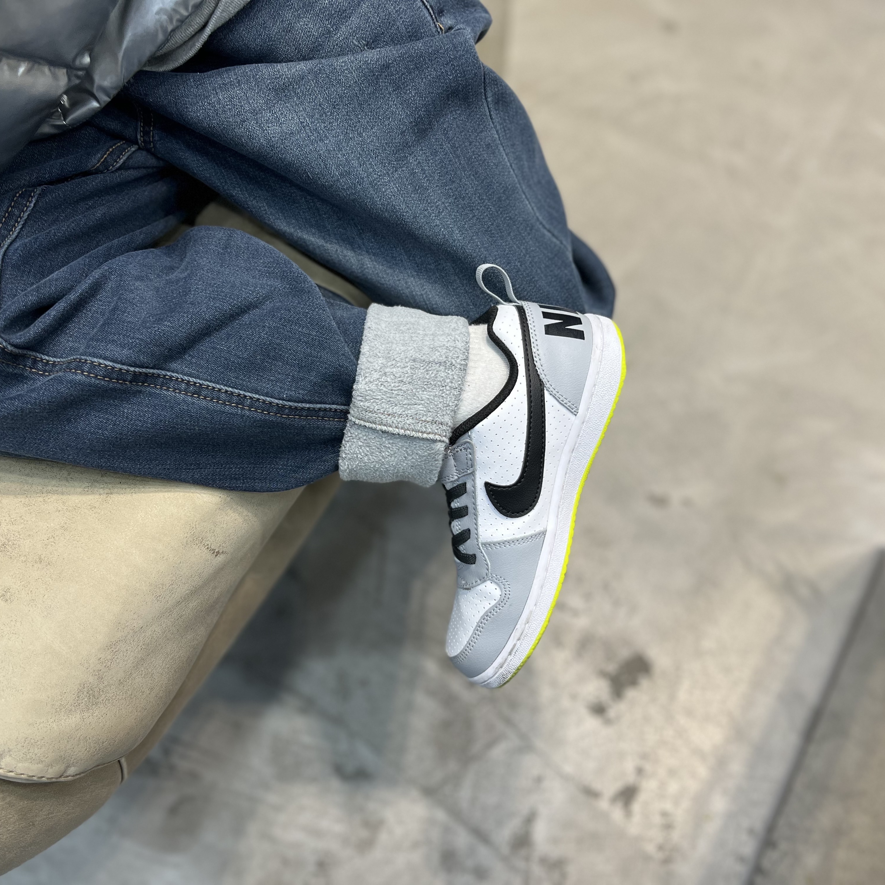 (PS) Nike Court Borough Low Wolf Grey 착용 스타일 - 3