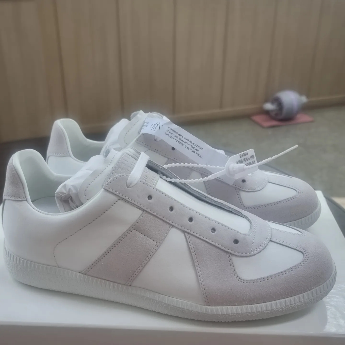 Maison Margiela Calfskin Replica Sneakers White 착용 스타일 - 2