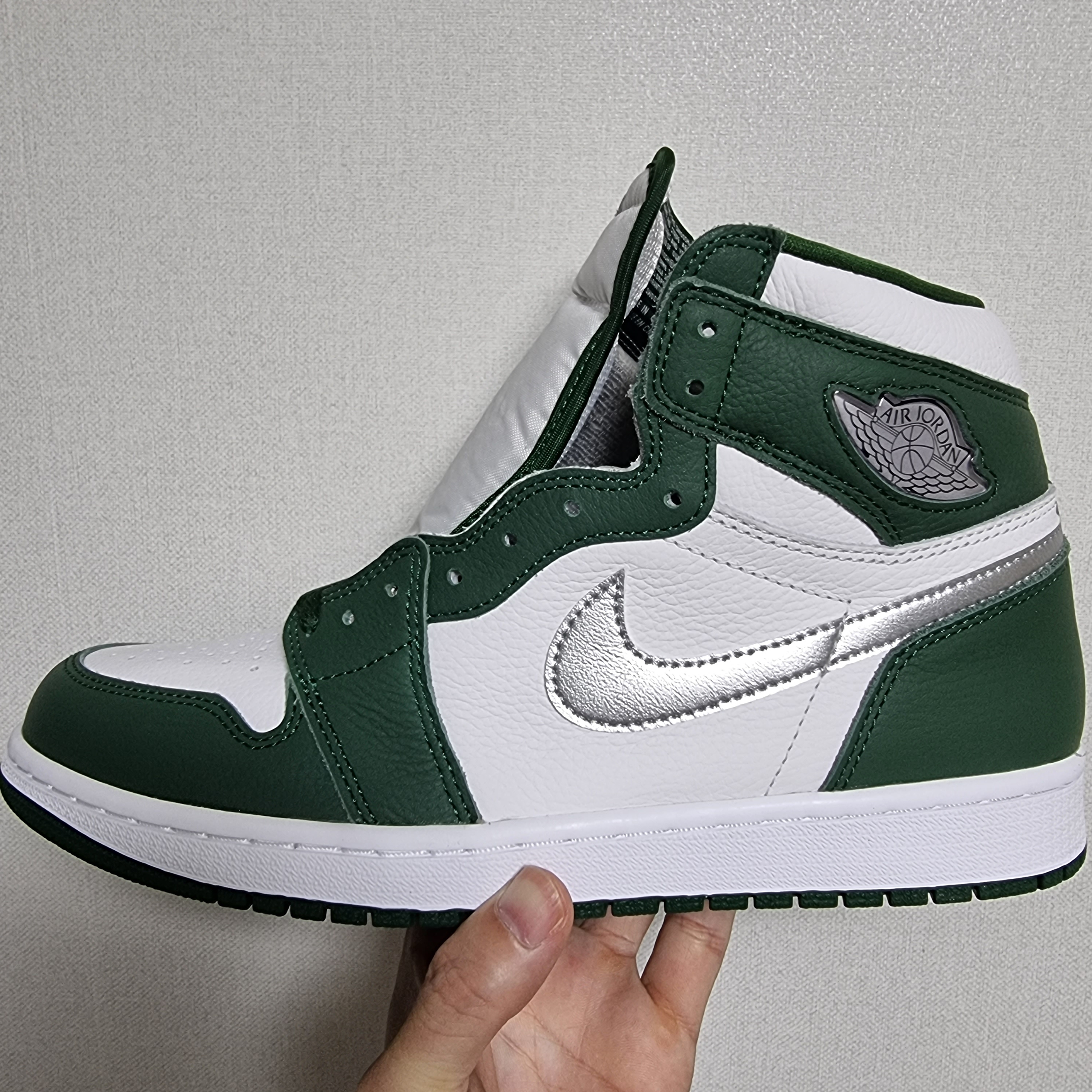 Jordan 1 Retro High OG Gorge Green 착용 스타일 - 2