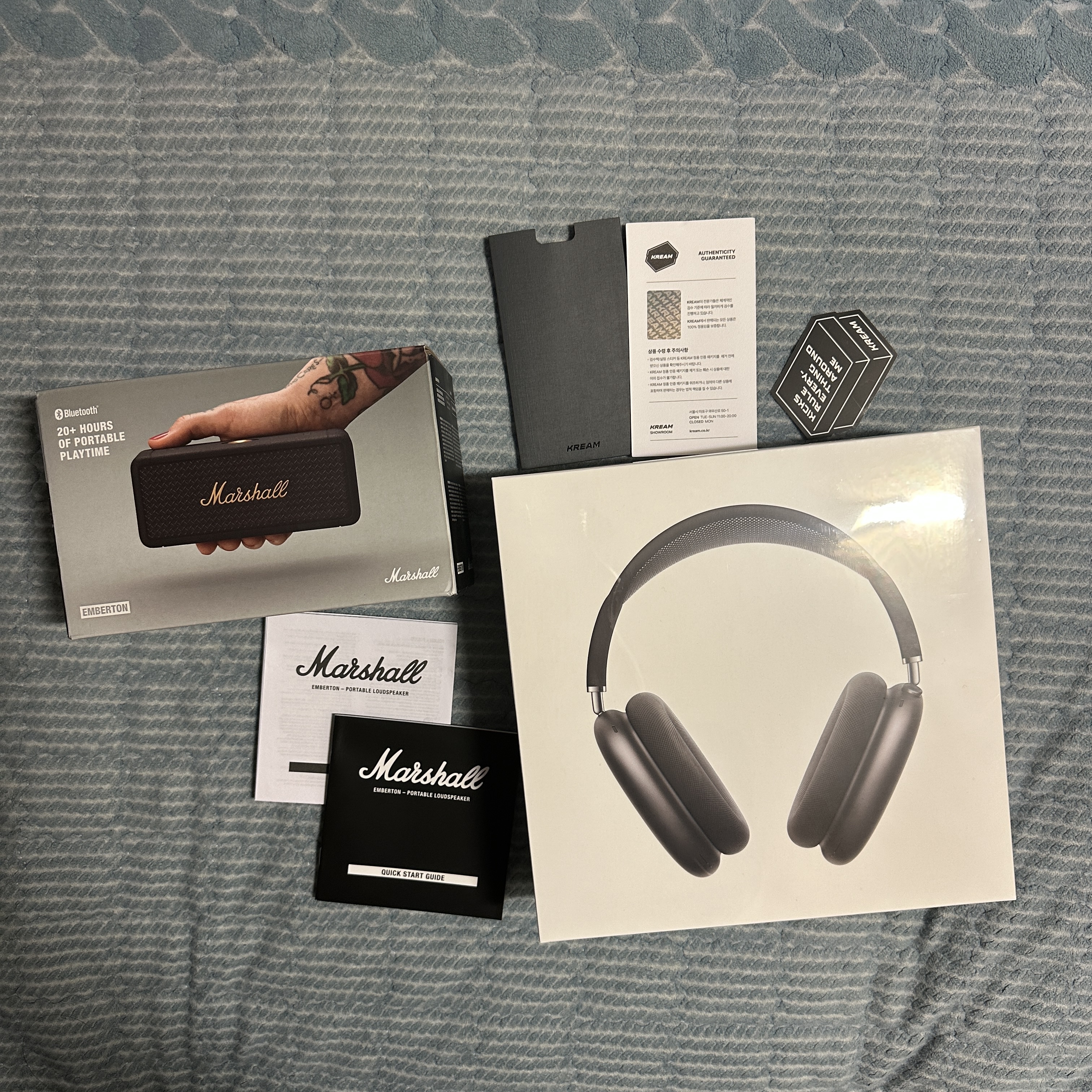 Apple AirPods Max Lightning Space Gray (Korean Ver.), Marshall EmbertonII Black & Brass (Korean Ver.) 착용 스타일