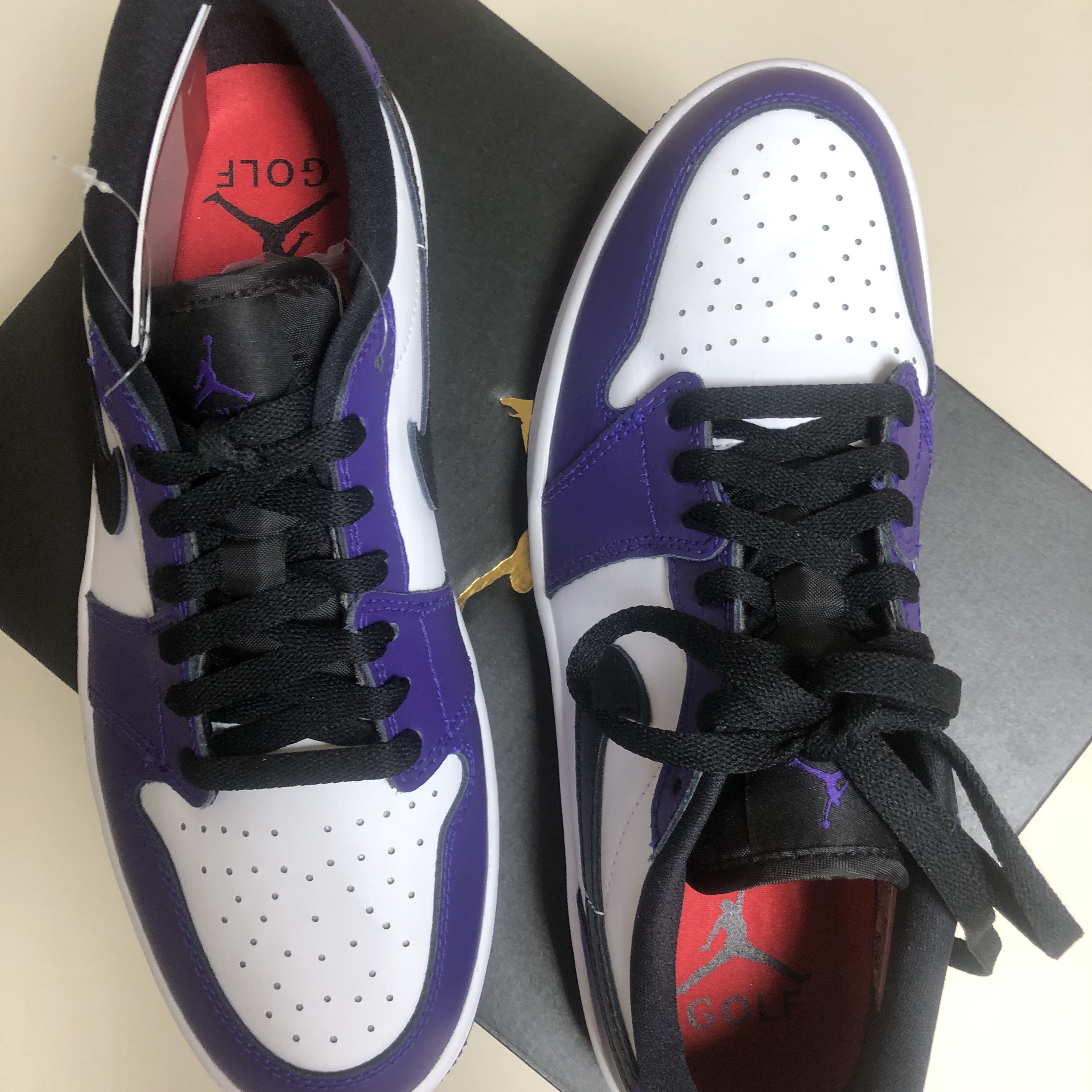 Jordan 1 Low Golf Court Purple 착용 스타일 - 1