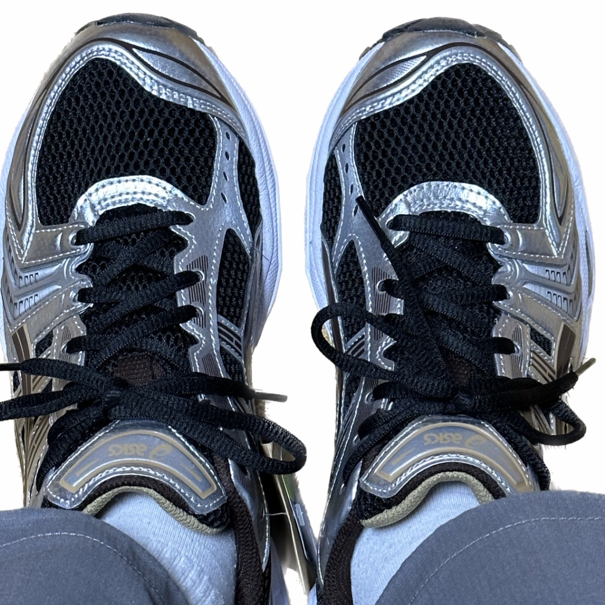 Asics Gel-Kayano 14 Black Coffee 착용 스타일 - 2