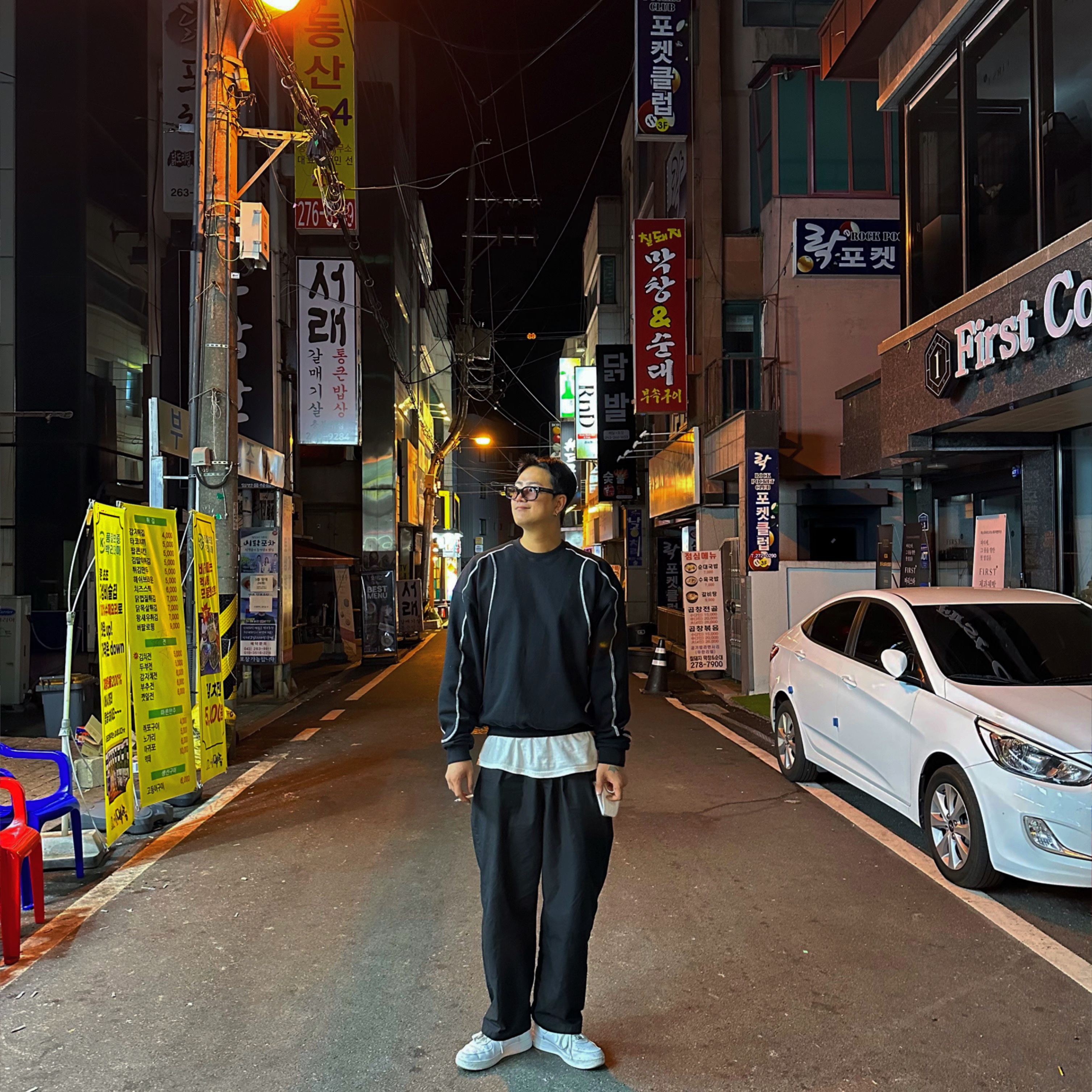 Nike Air Force 1 '07 Low White, Effector Fuzz Full Up Black 착용 스타일 - 1