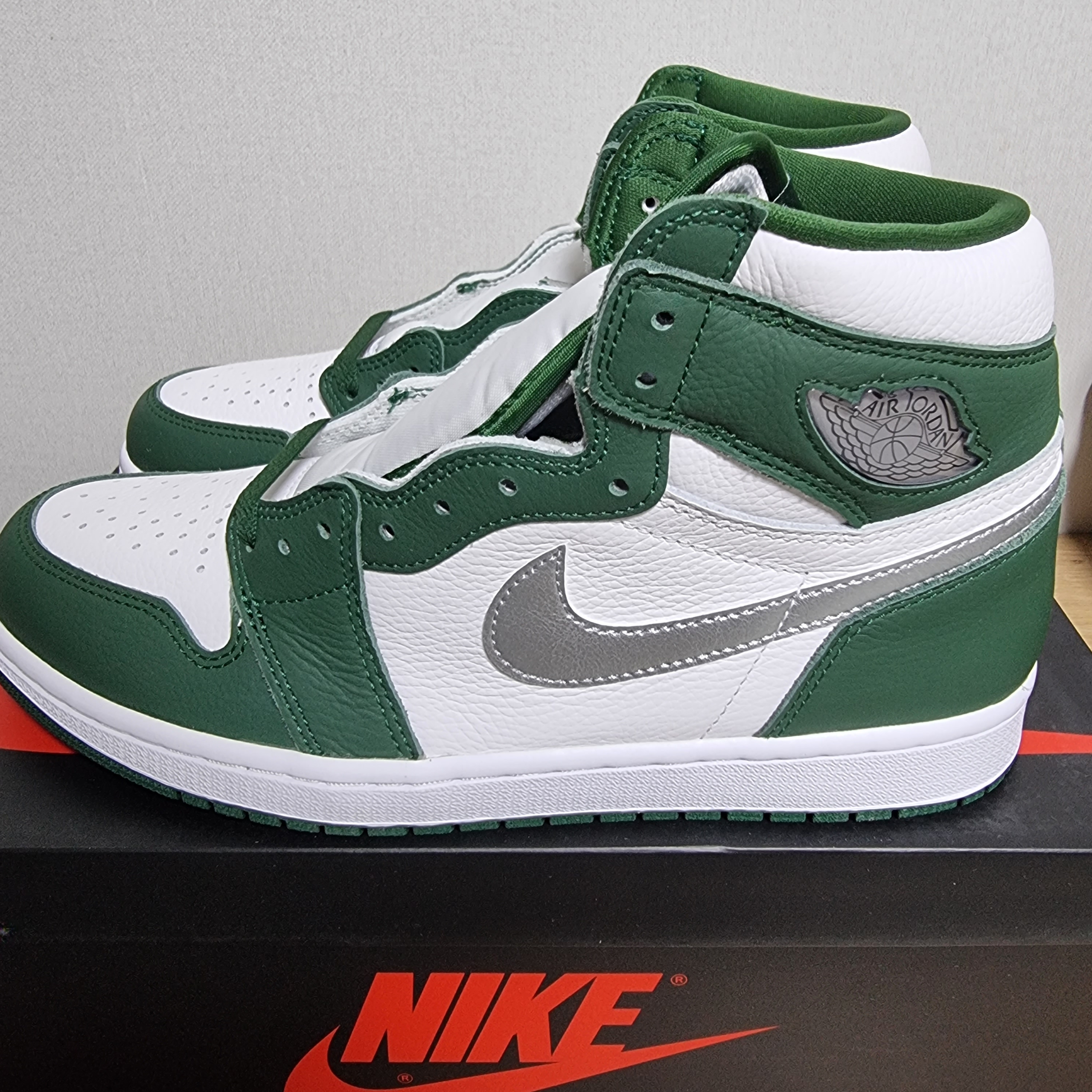 Jordan 1 Retro High OG Gorge Green 착용 스타일 - 1