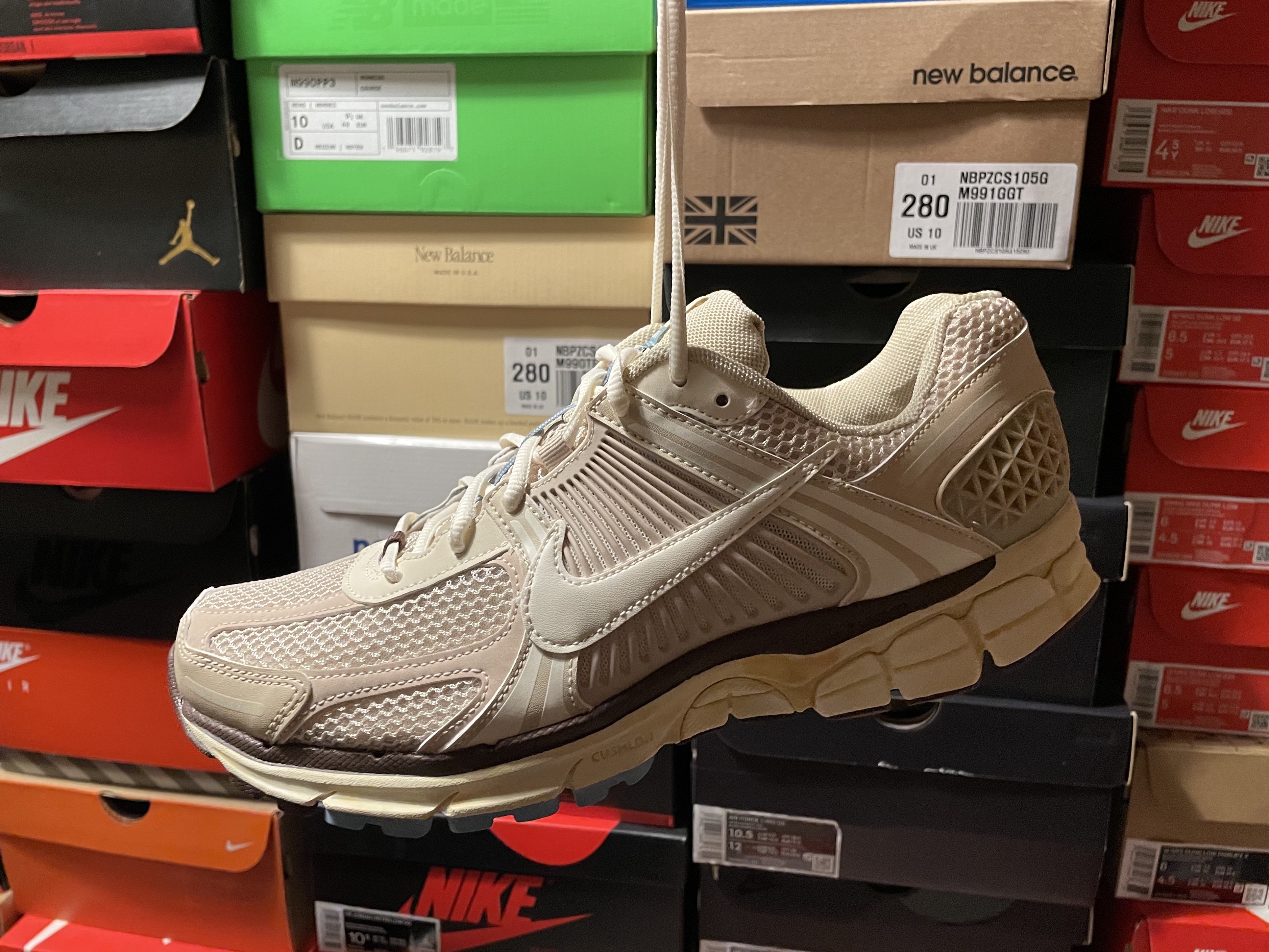 (W) Nike Zoom Vomero 5 Oatmeal 착용 스타일 - 5