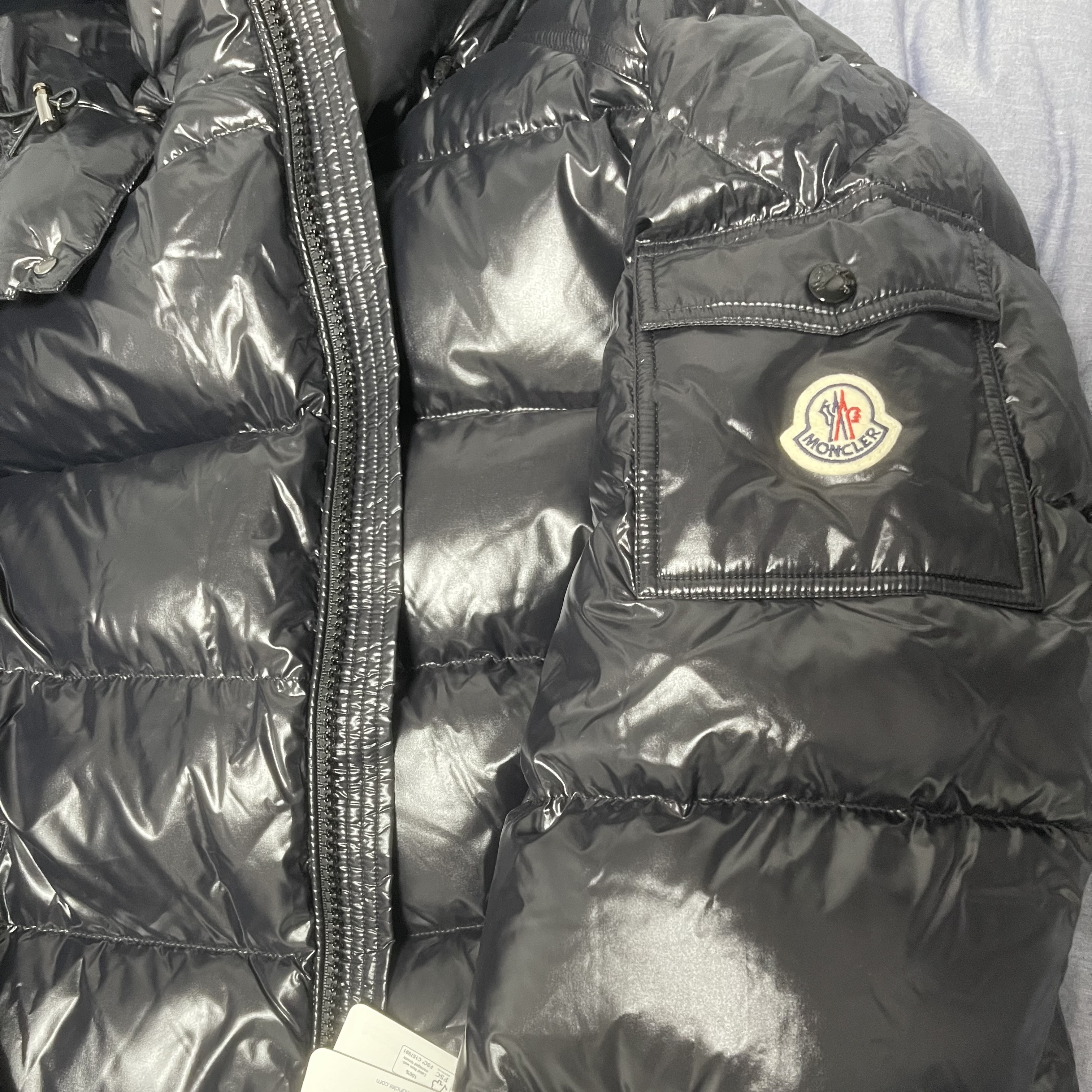 Moncler Maya Short Down Jacket Black - 22FW 착용 스타일