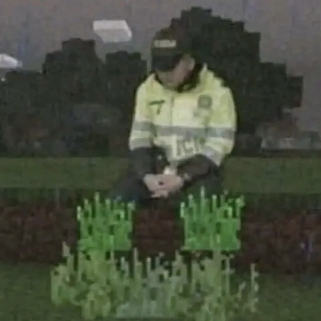 Palace x Rapha EF Education First Hoodie Neon Yellow - 22SS 착용 스타일