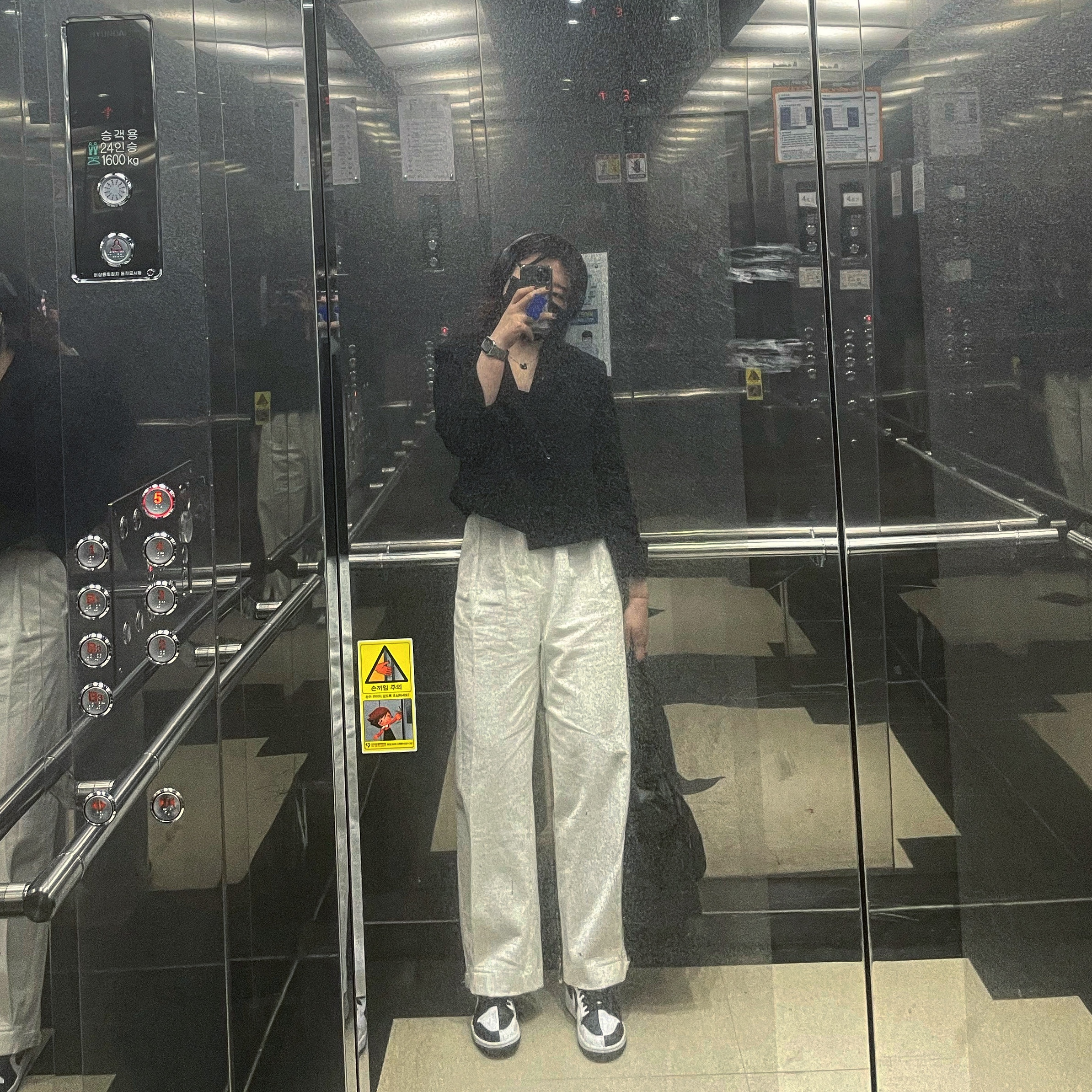 (W) Jordan 1 Low SE Black White 착용 스타일