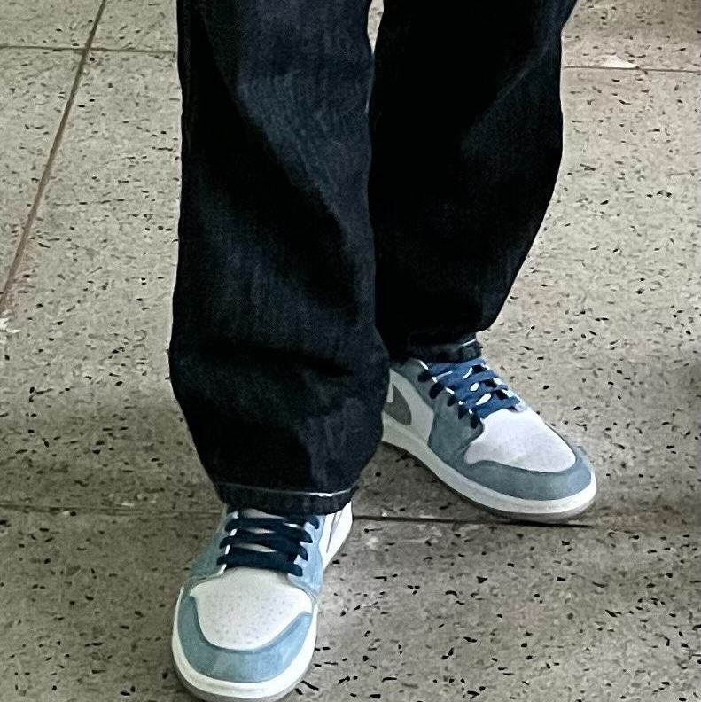 Jordan 1 Mid SE French Blue Fire Red 착용 스타일