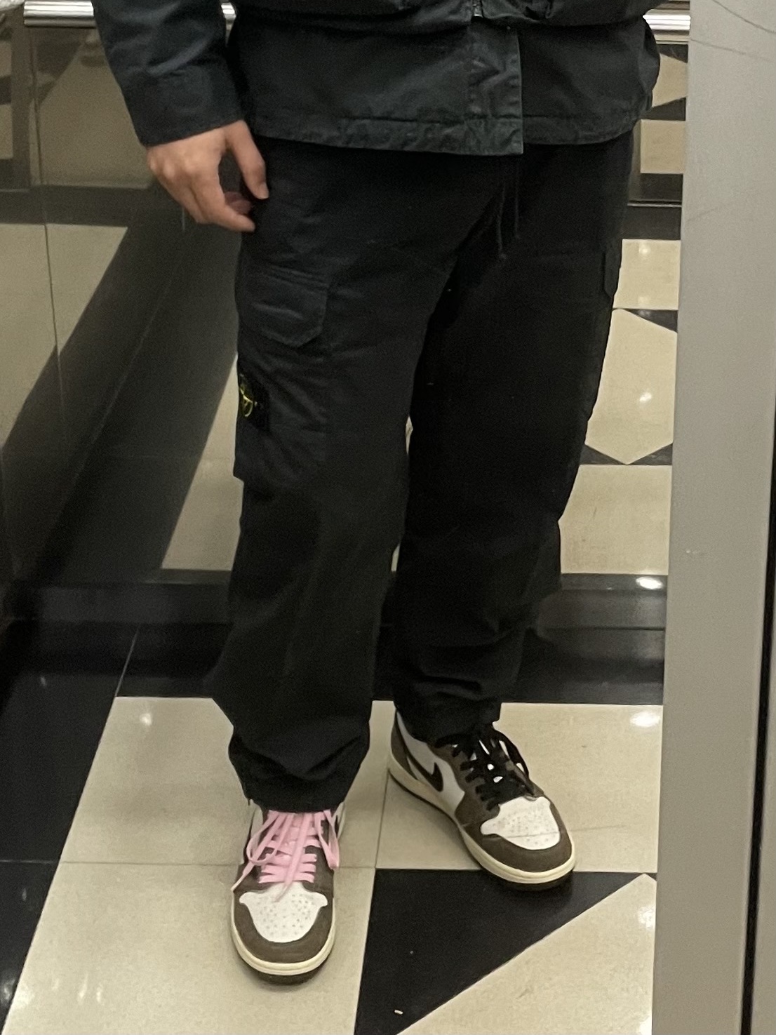 Supreme x Stone Island Riot Mask Camo Jacket Black - 19SS, Supreme x Stone Island Camo Cargo Vest Black Camo - 19SS 착용 스타일 - 2
