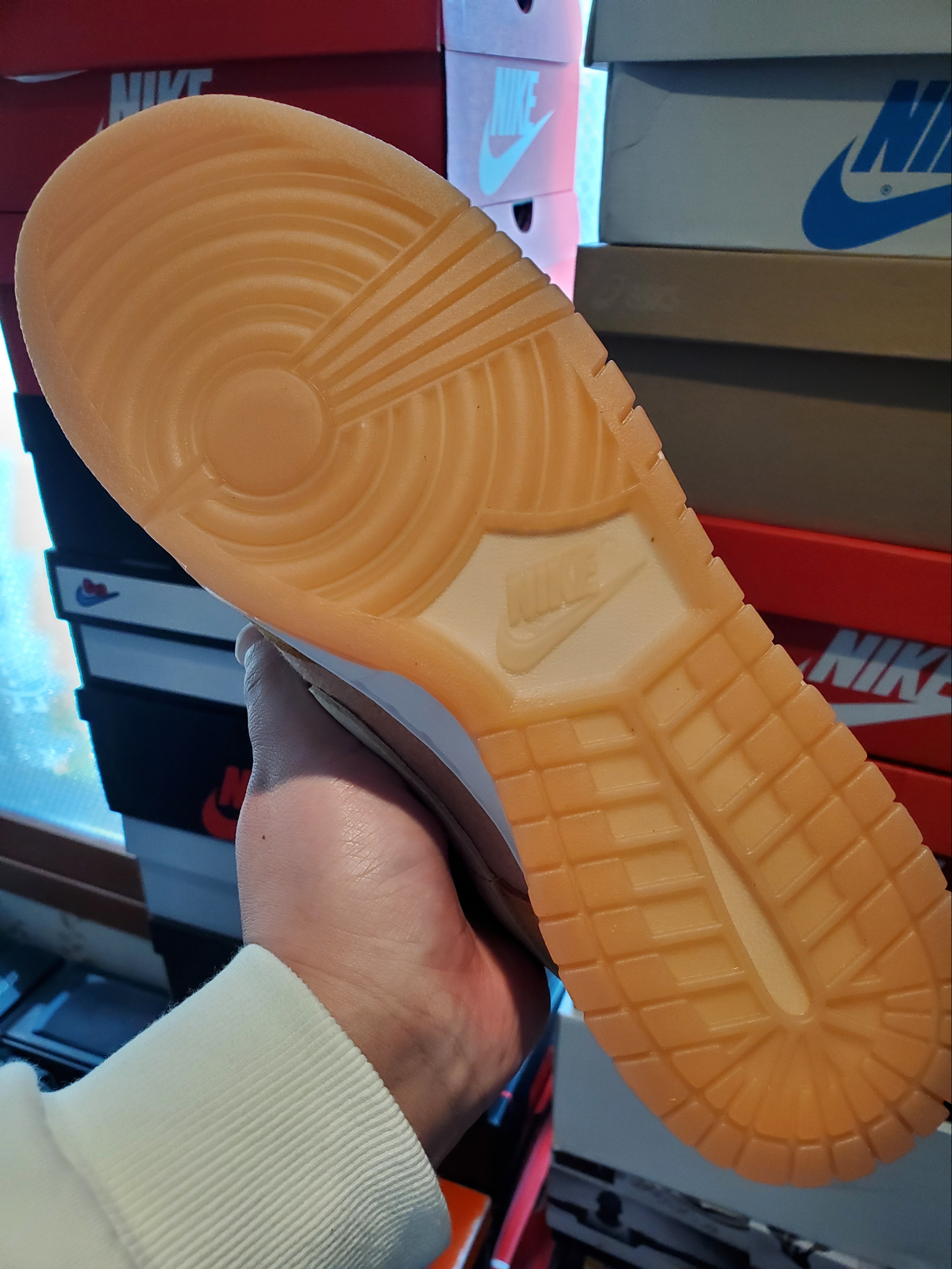 Nike Dunk Low SE Praline Desert Ochre 착용 스타일 - 4