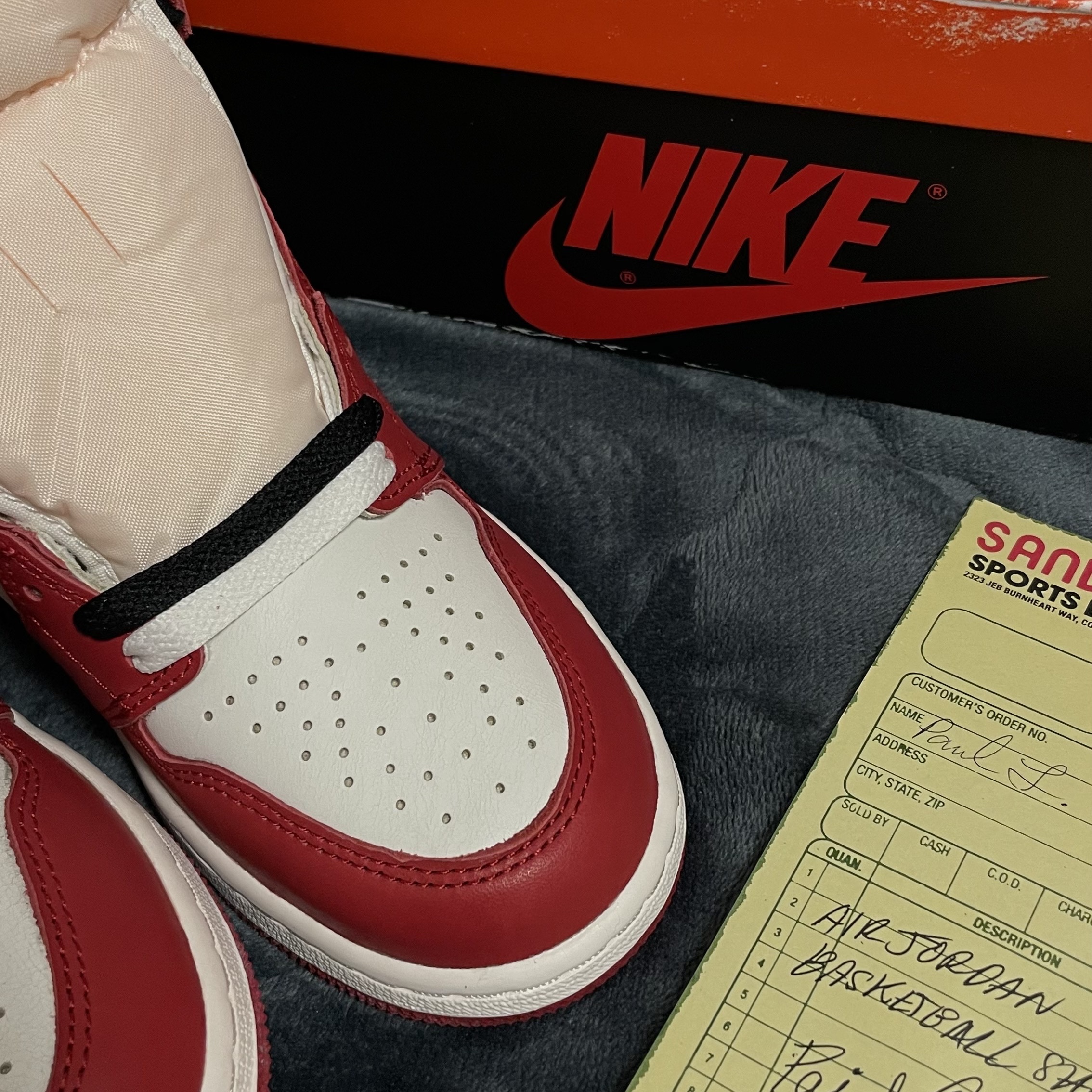Jordan 1 Retro High OG Chicago 2022, (GS) Jordan 1 Retro High OG Chicago 2022 착용 스타일 - 3