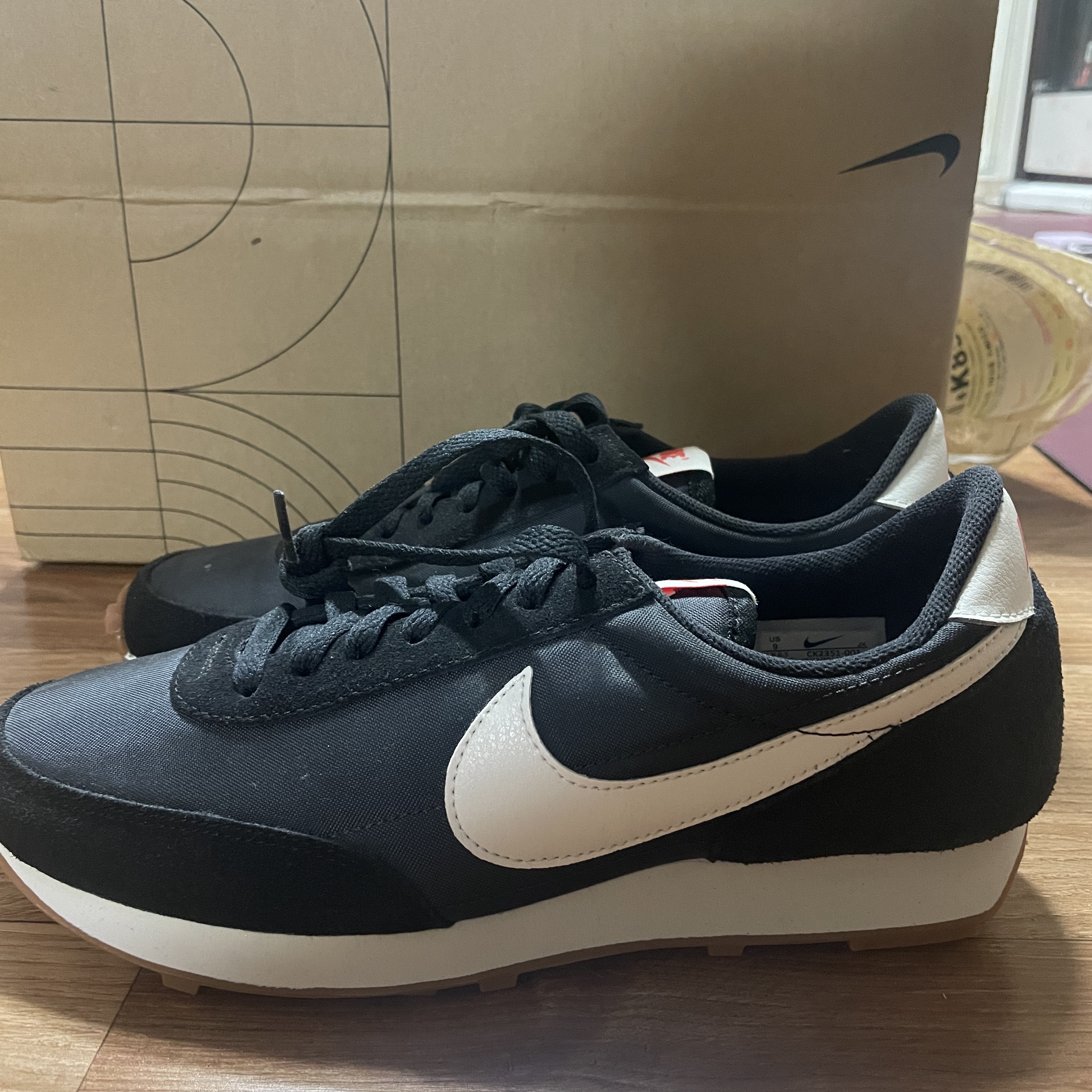 (W) Nike Daybreak Black White 착용 스타일
