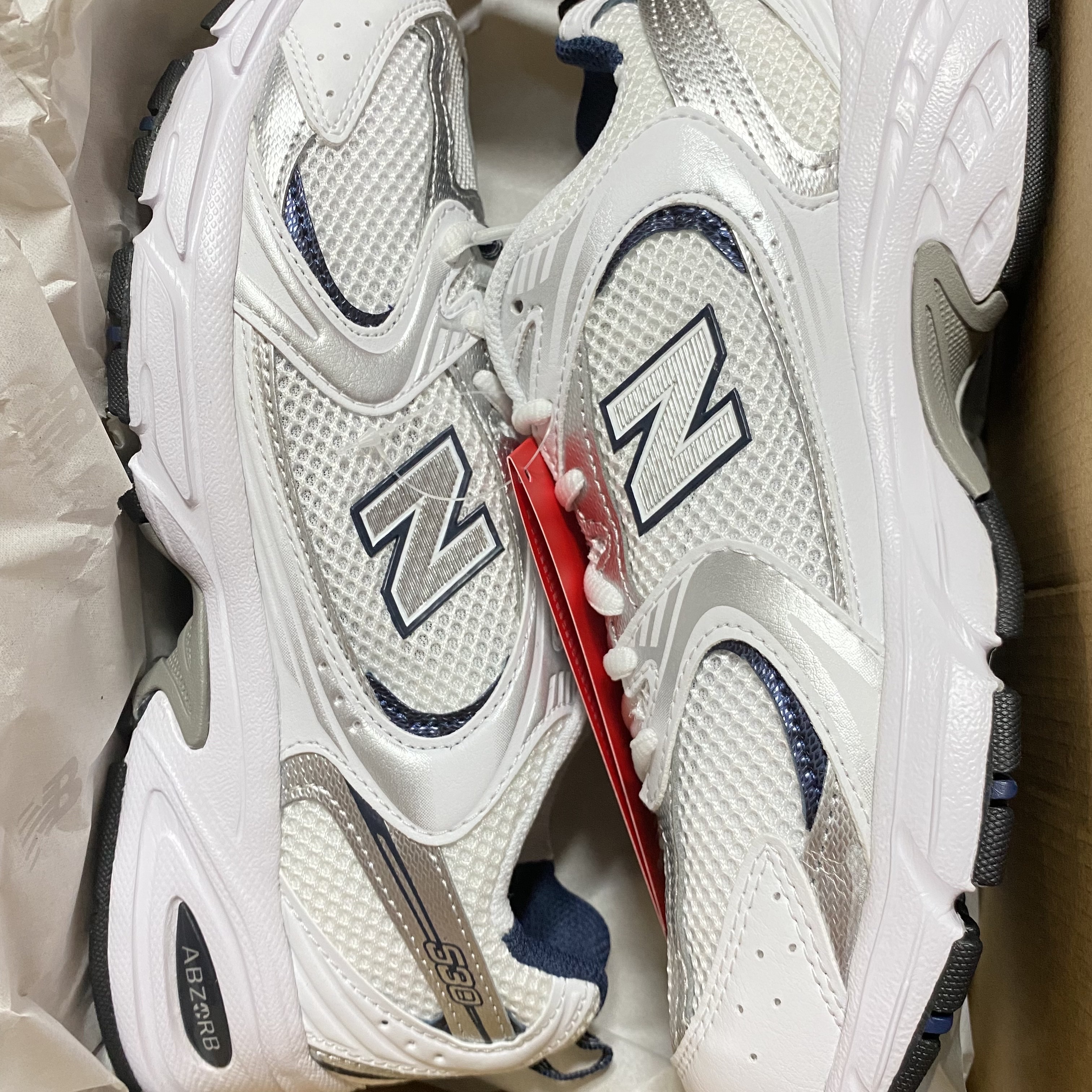 New Balance 530 White 착용 스타일