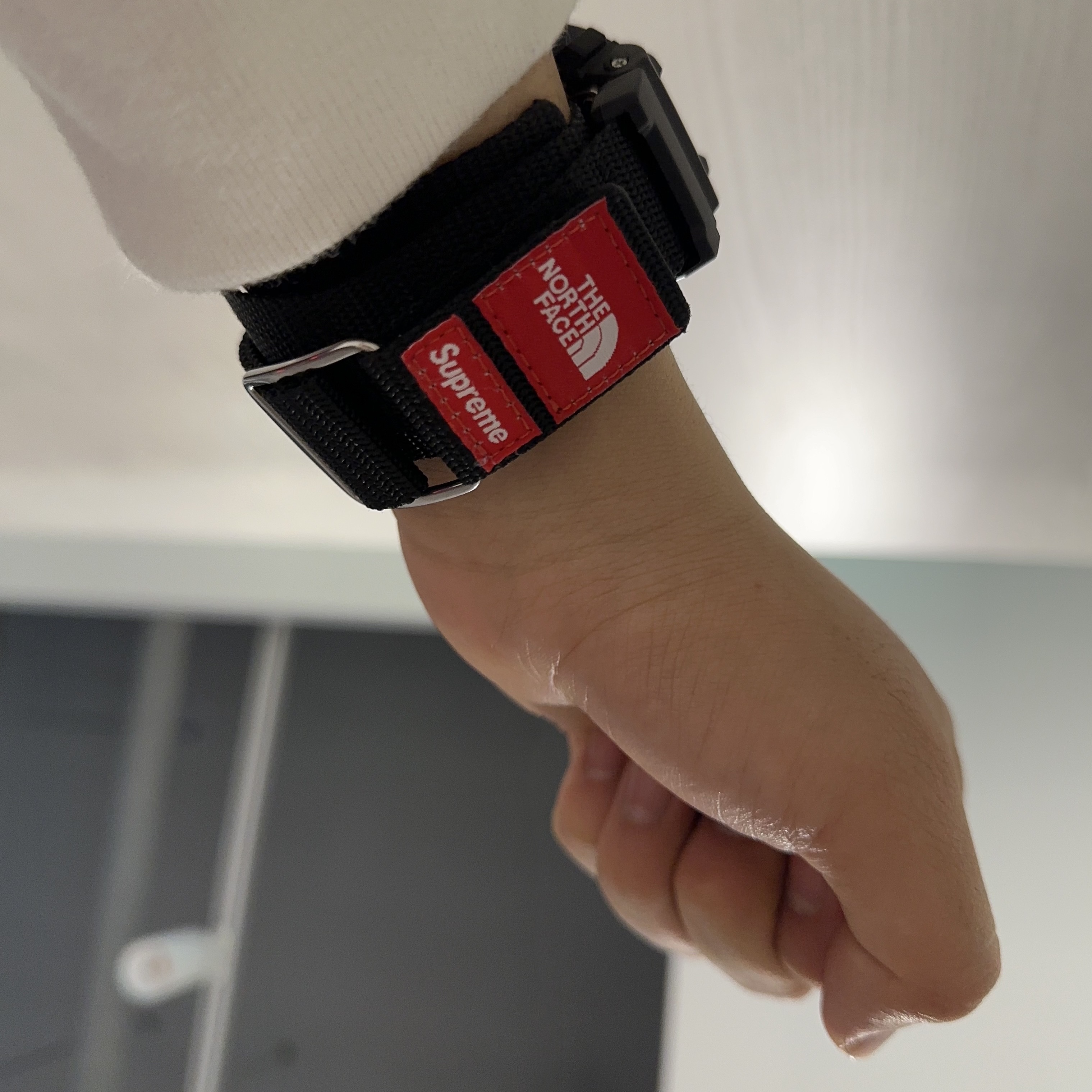 Casio G-Shock x Supreme x The North Face DW-6900 Black, Supreme Box Logo Hooded Sweatshirt White - 21FW 착용 스타일