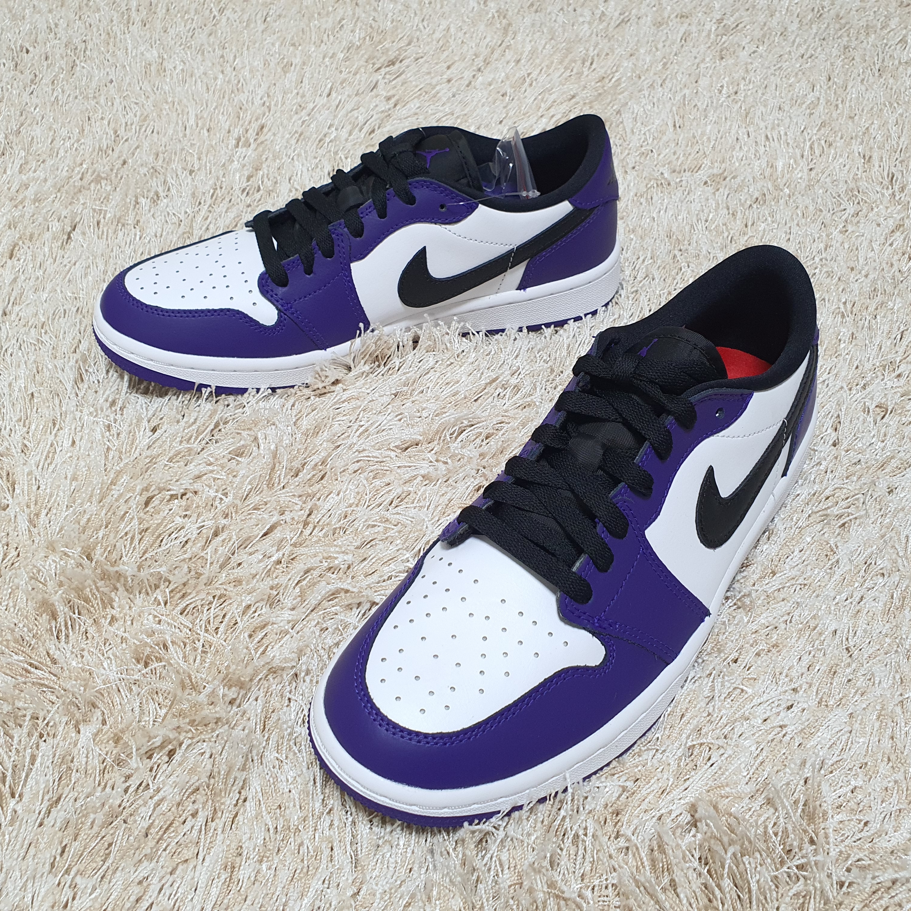 Jordan 1 Low Golf Court Purple 착용 스타일 - 2