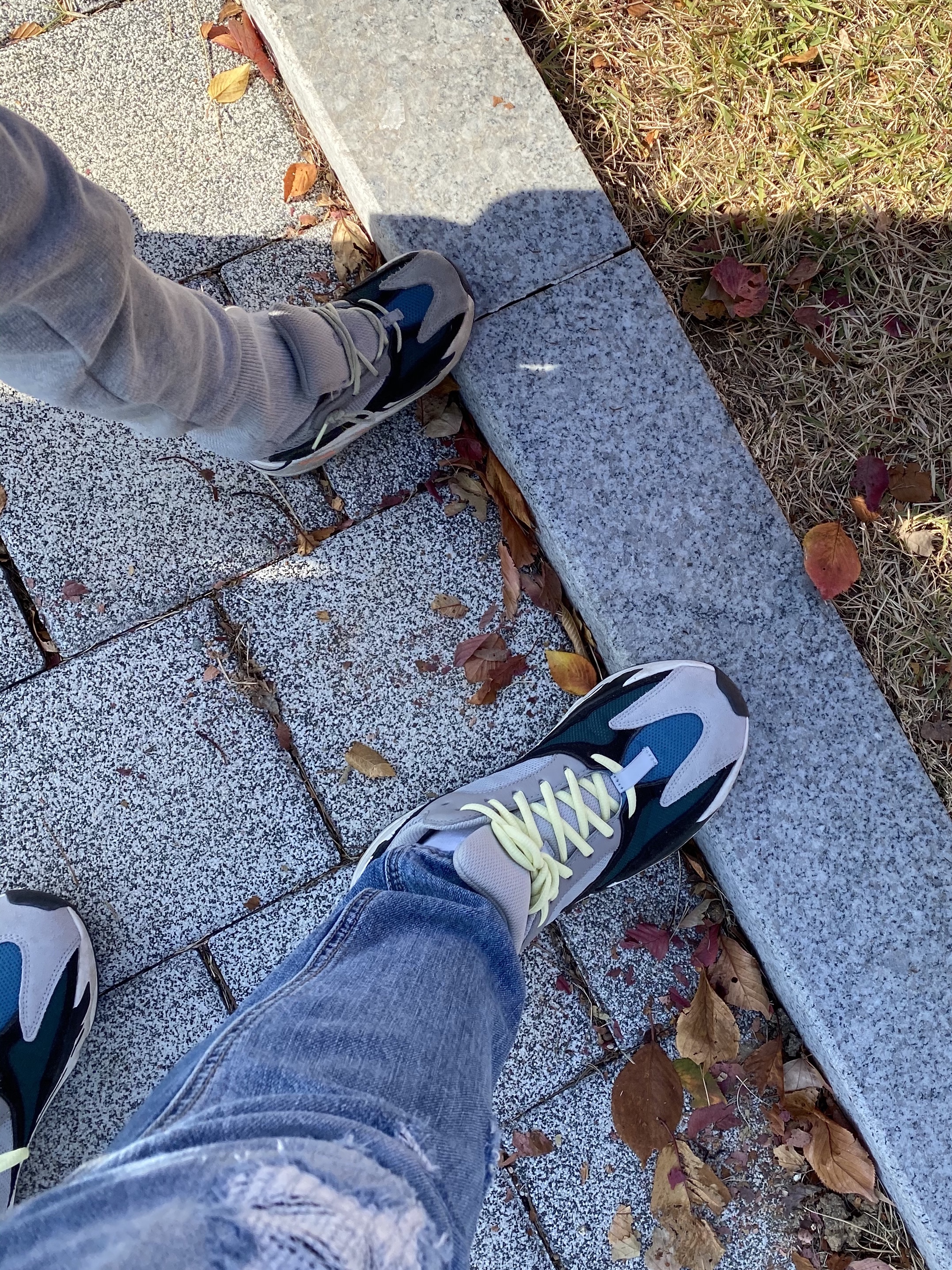 Adidas Yeezy Boost 700 Wave Runner Solid Grey 2017/2019, (Infant) Adidas Yeezy Boost 700 Wave Runner Solid Grey 착용 스타일