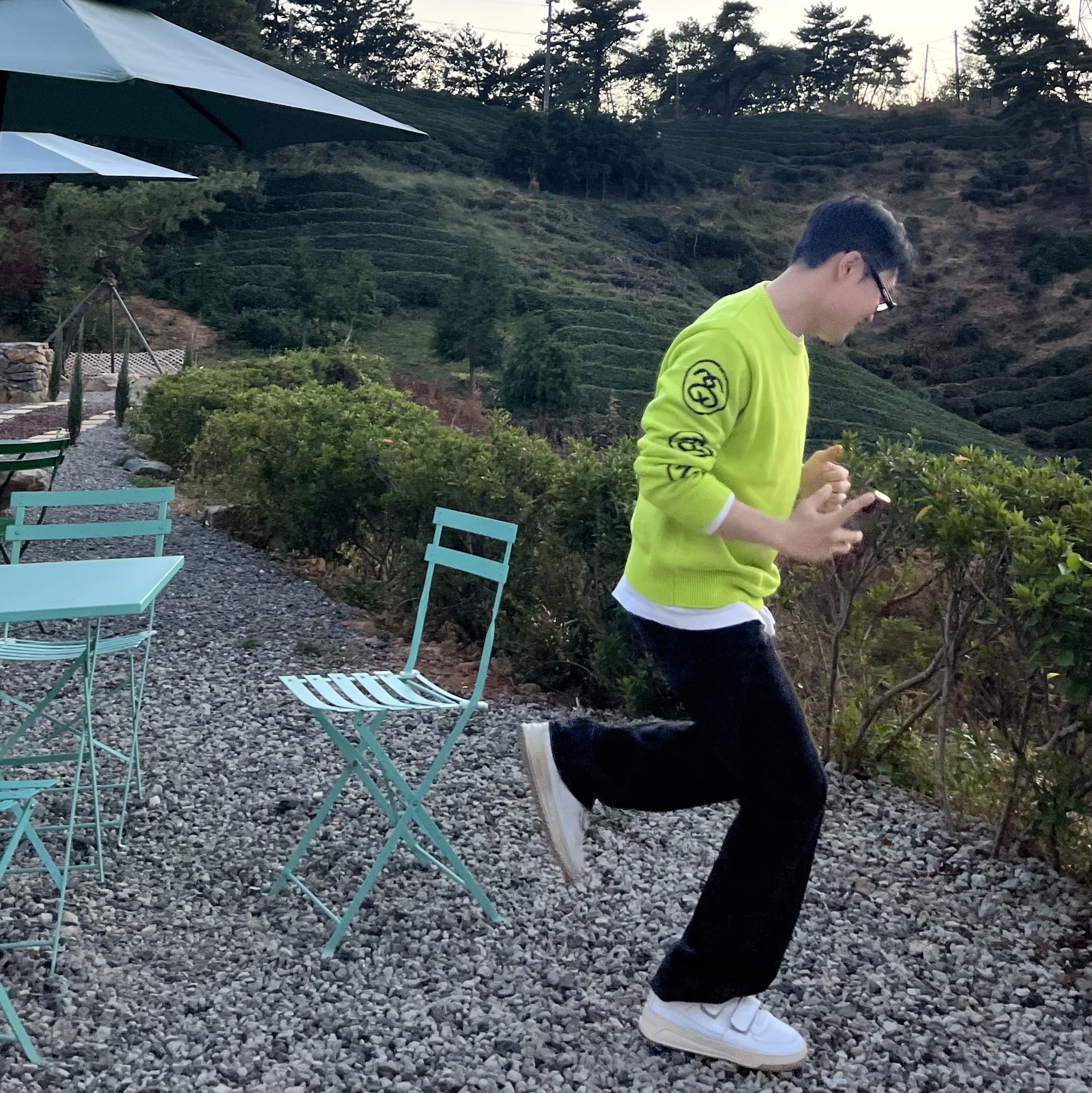 Acne Studios Perey Velcro Strap Sneakers White, Stussy SS Link Sweater Lime 착용 스타일