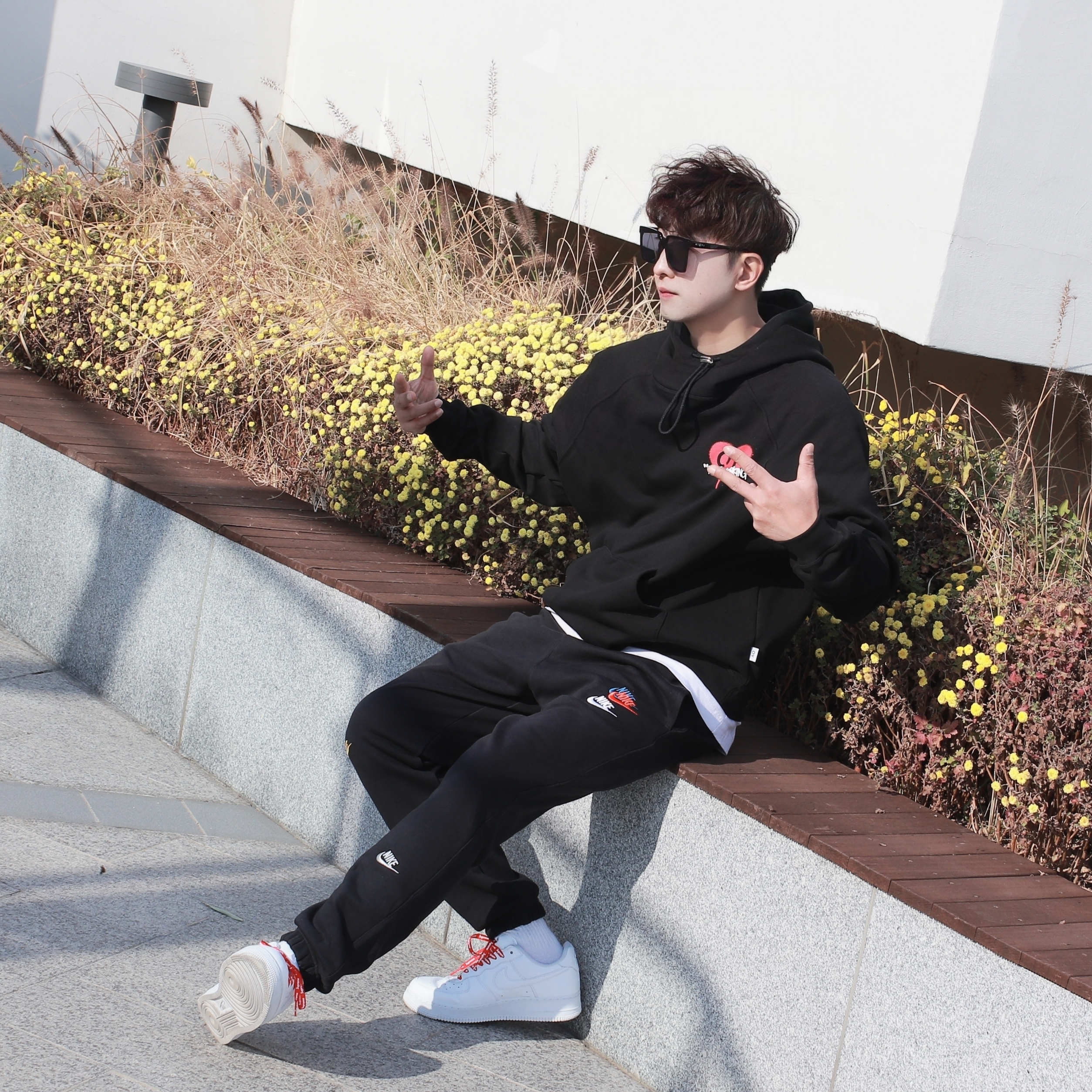 Nike x Supreme Air Force 1 Low White 착용 스타일 - 1