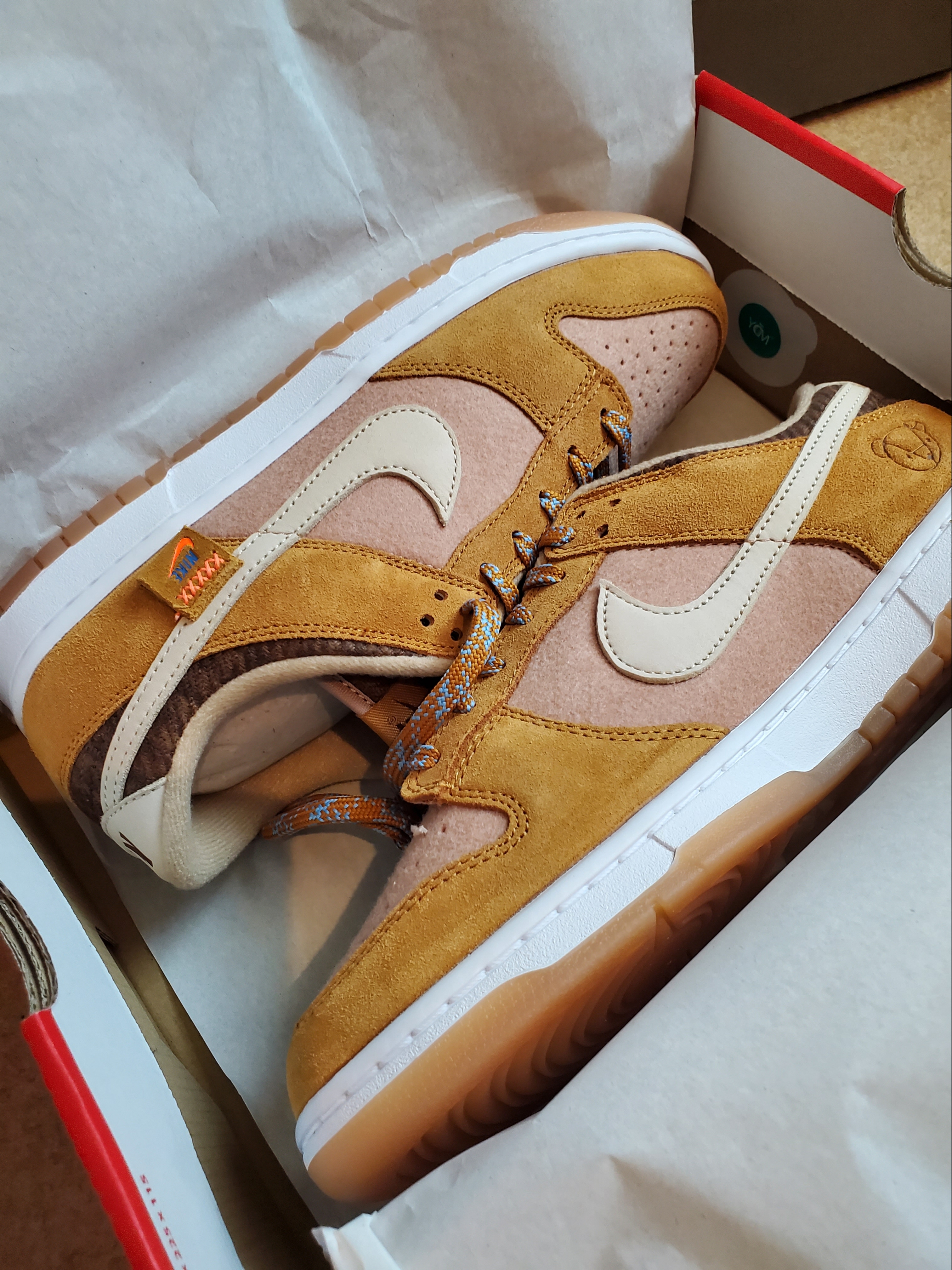 Nike Dunk Low SE Praline Desert Ochre 착용 스타일 - 5