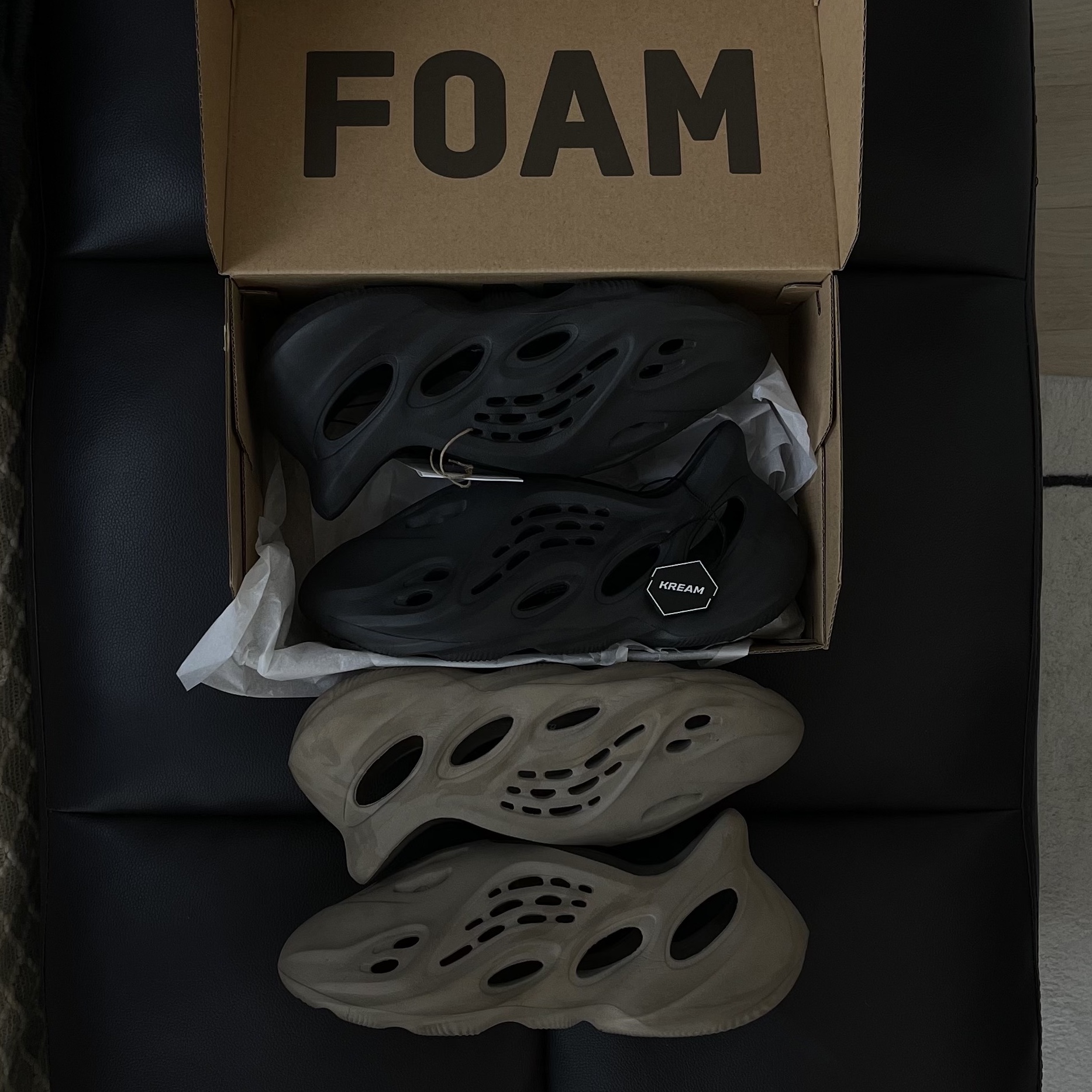 Adidas Yeezy Foam RNNR Onyx, Adidas Yeezy Foam RNNR Stone Sage 착용 스타일