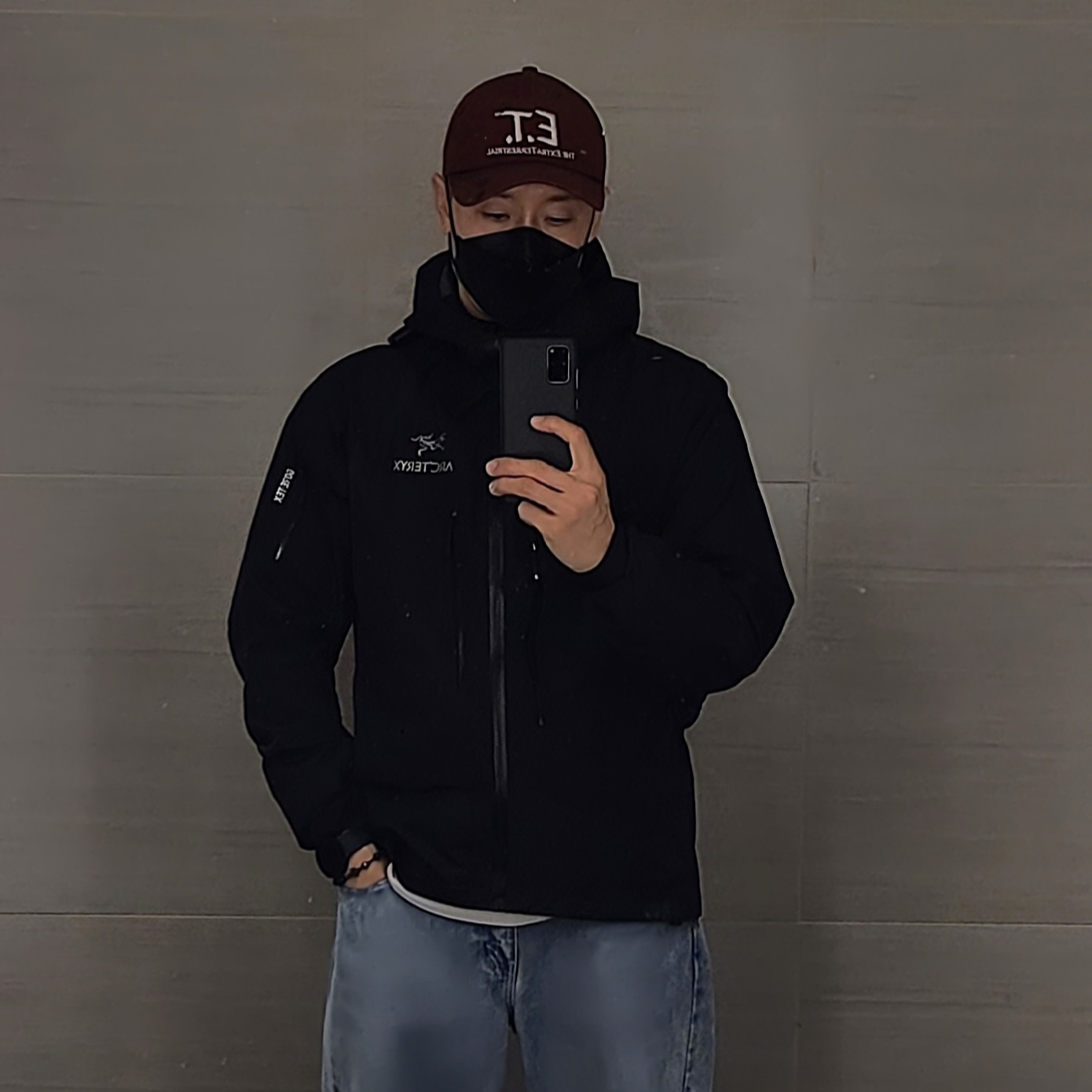 Arc'teryx Alpha SV Jacket 24K Black 착용 스타일