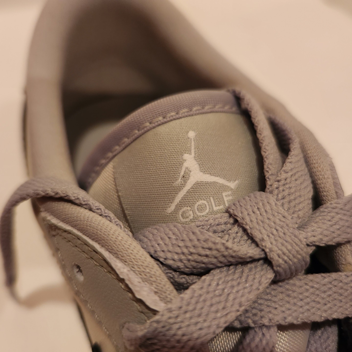 Jordan 1 Low Golf Wolf Grey 착용 스타일 - 2