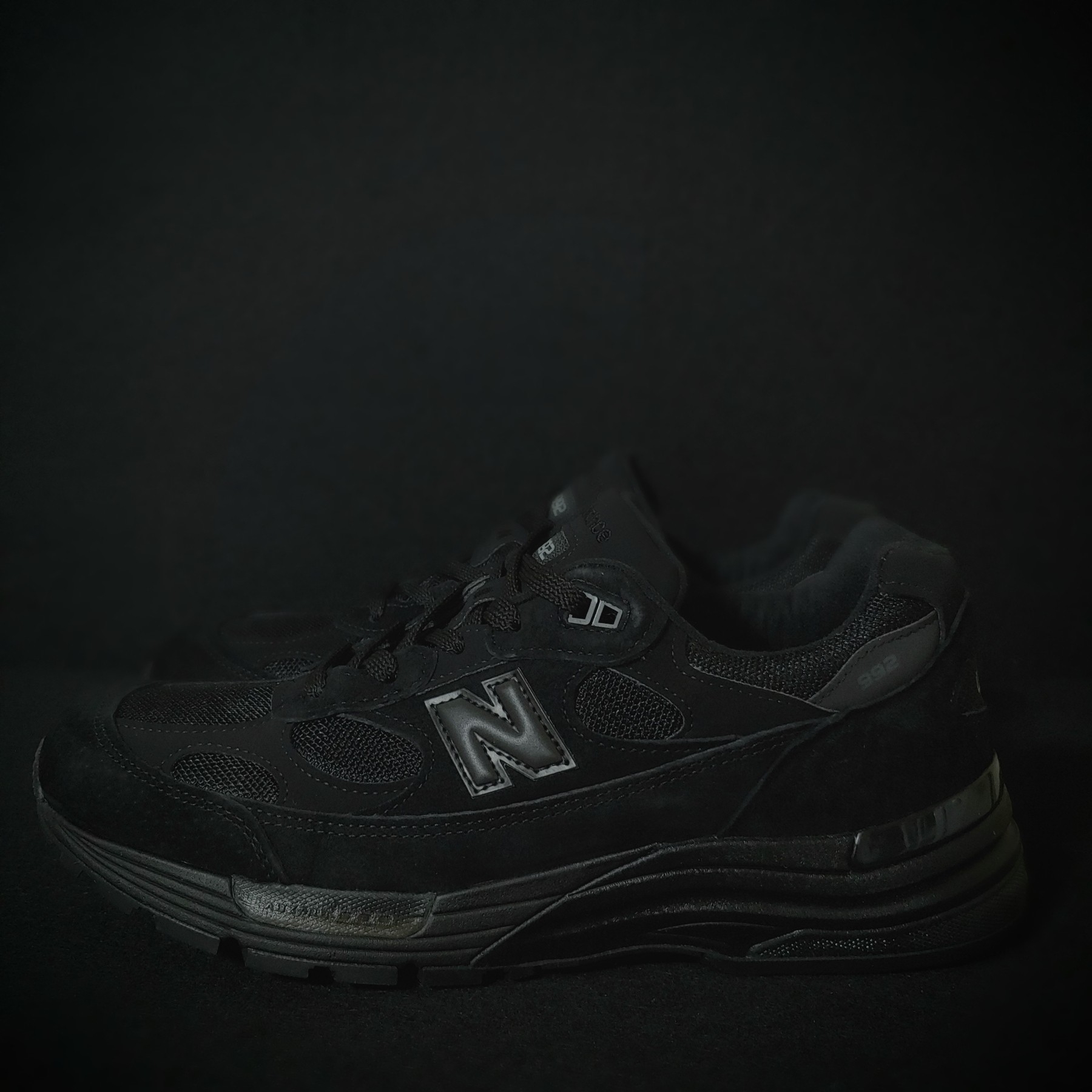 New Balance 992 Made in USA Triple Black 착용 스타일 - 2
