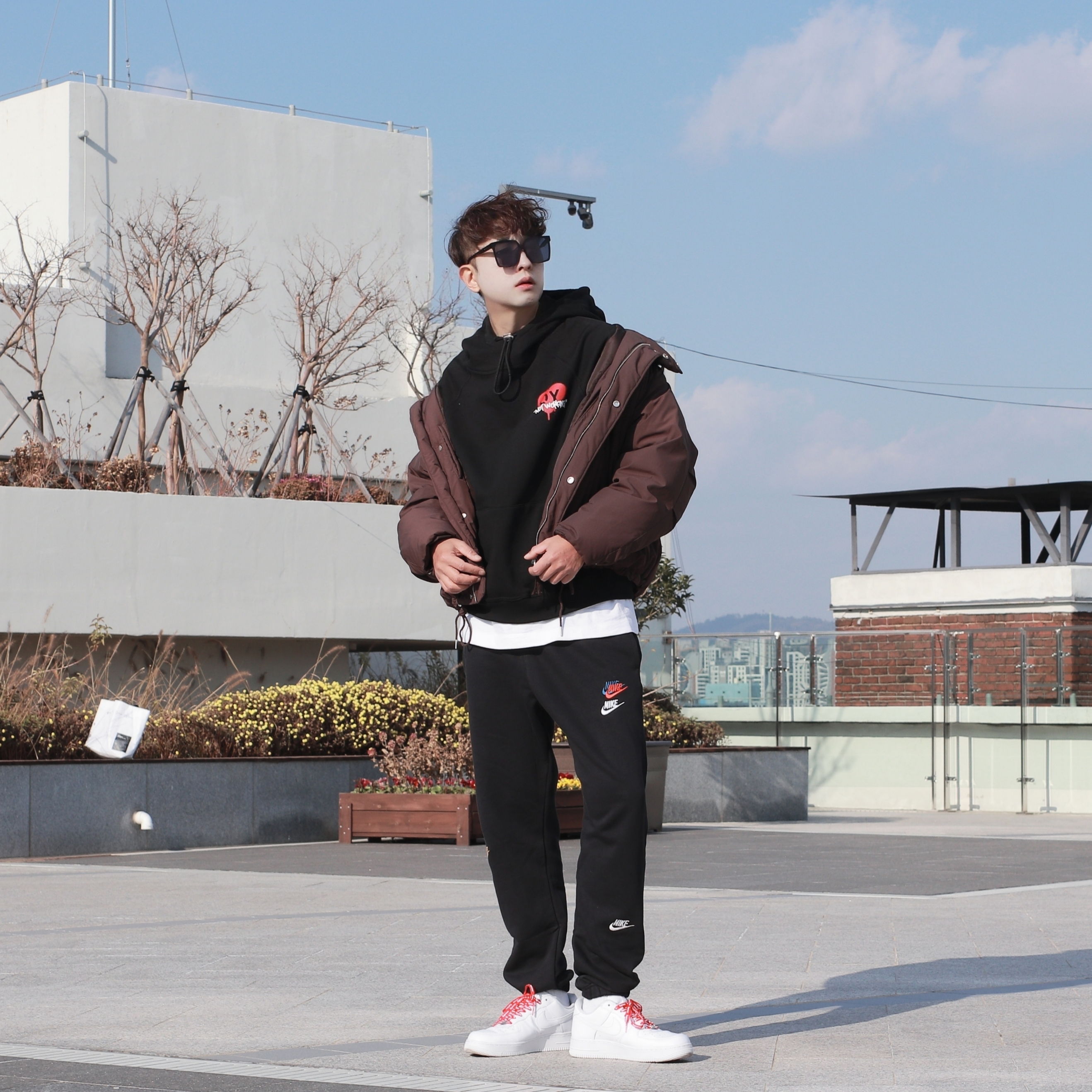 Nike x Supreme Air Force 1 Low White 착용 스타일 - 2