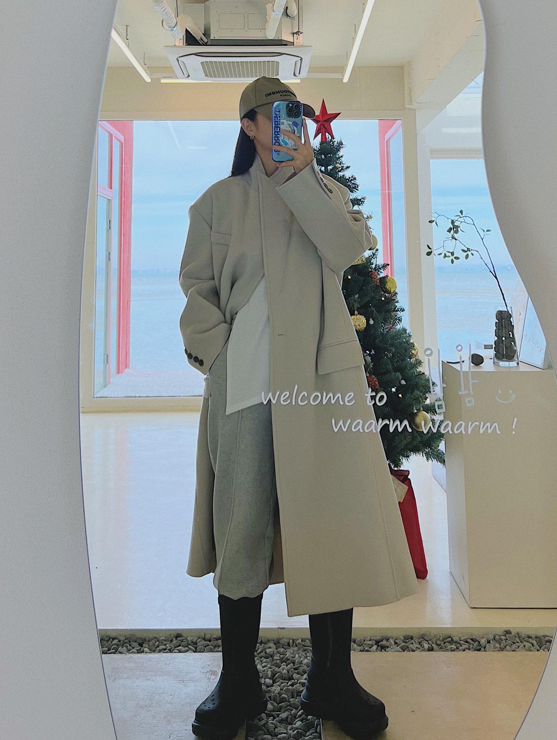 (W) Balenciaga x Crocs Rubber Boot Black, Balenciaga x Crocs Rubber Boot Black 착용 스타일 - 2