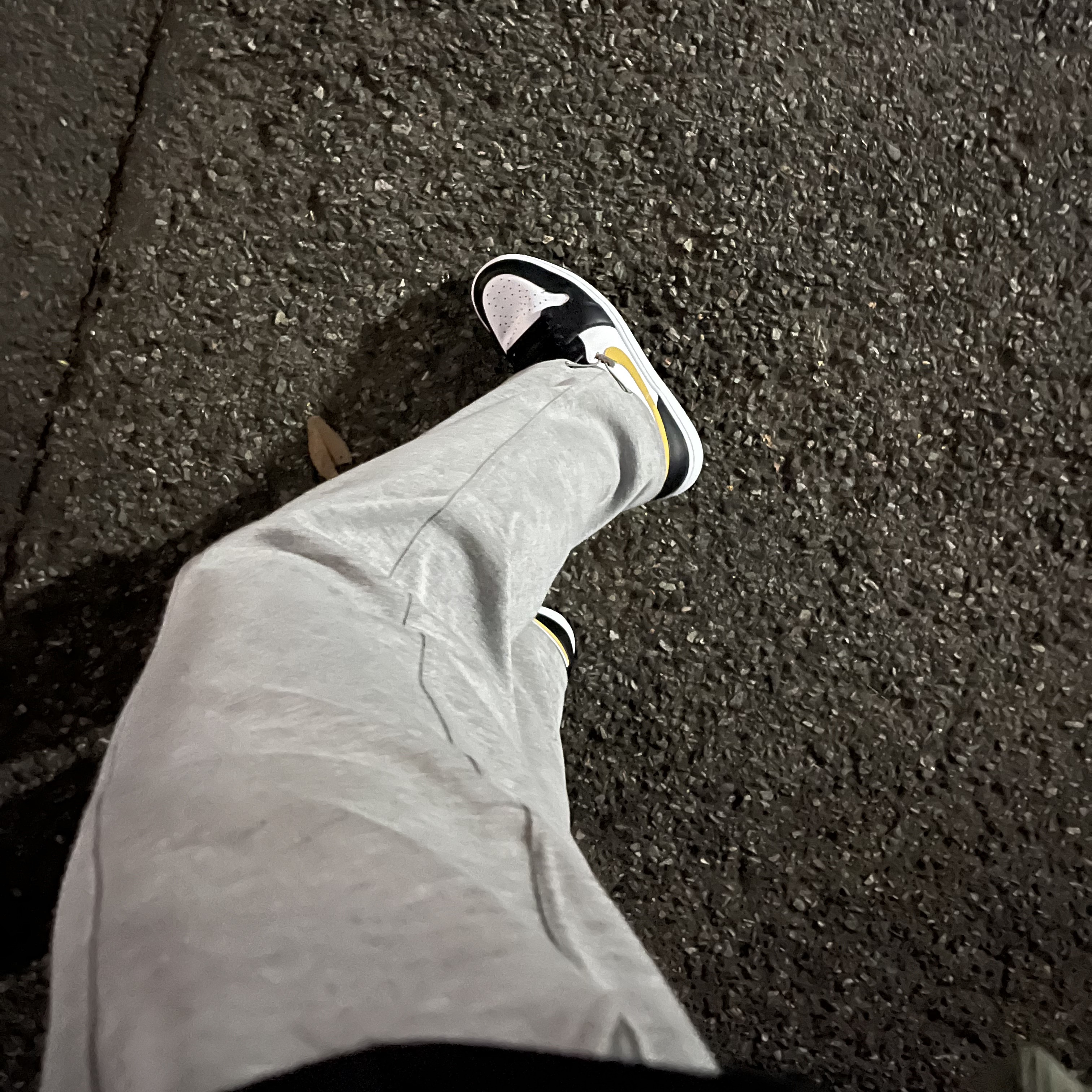 Jordan 1 Mid Pollen 착용 스타일 - 1