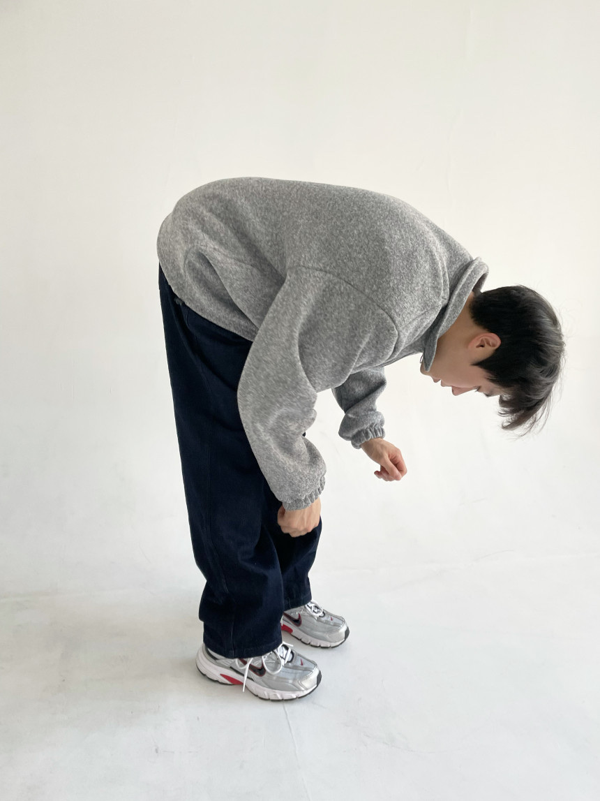 Nike Initiator Metallic Silver Black 착용 스타일 - 2