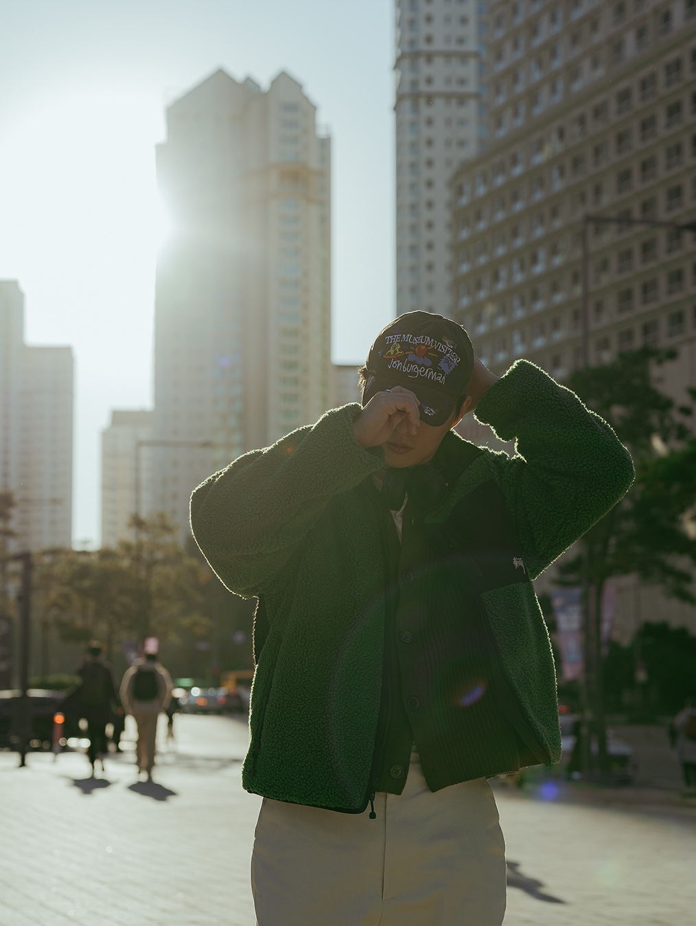 Stussy 8 Ball Sherpa Jacket Green 착용 스타일 - 2
