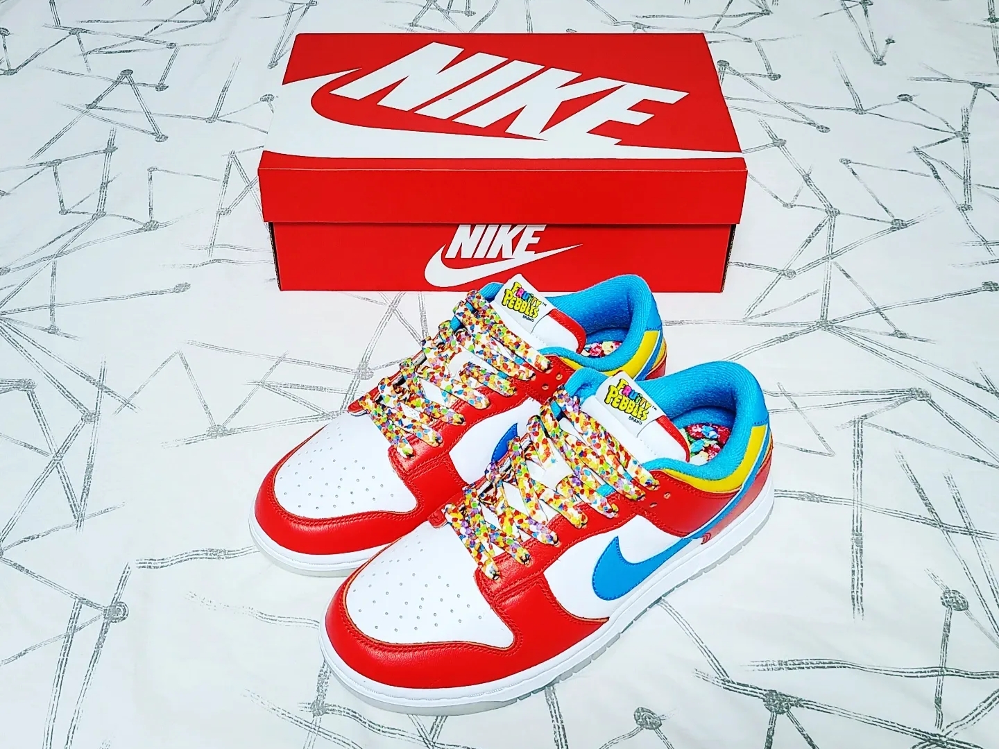 Nike x LeBron James x Fruity Pebbles Dunk Low QS Habanero Red 착용 스타일 - 1
