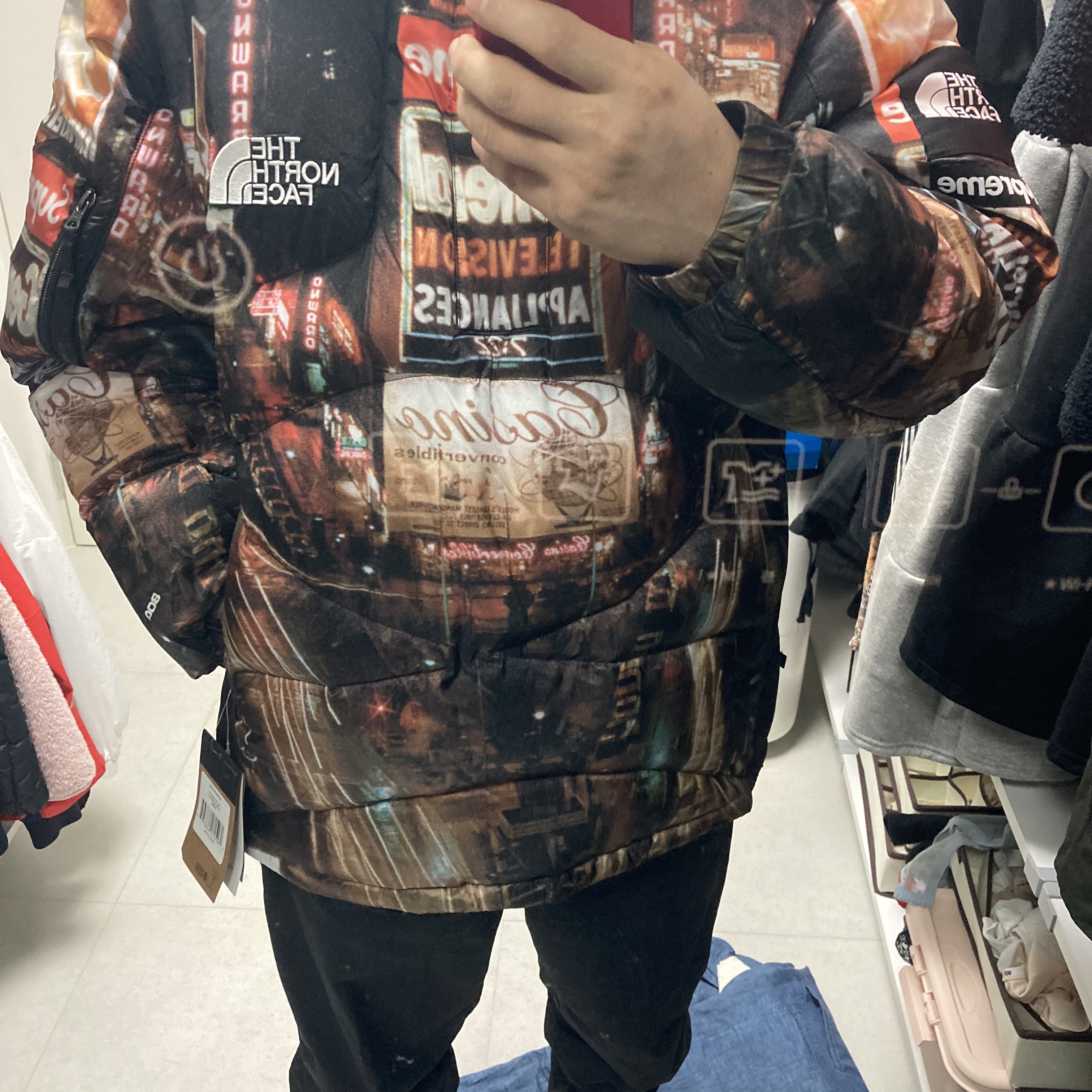 Supreme x The North Face 800-Fill Half Zip Hooded Pullover Times Square - 22FW 착용 스타일 - 1