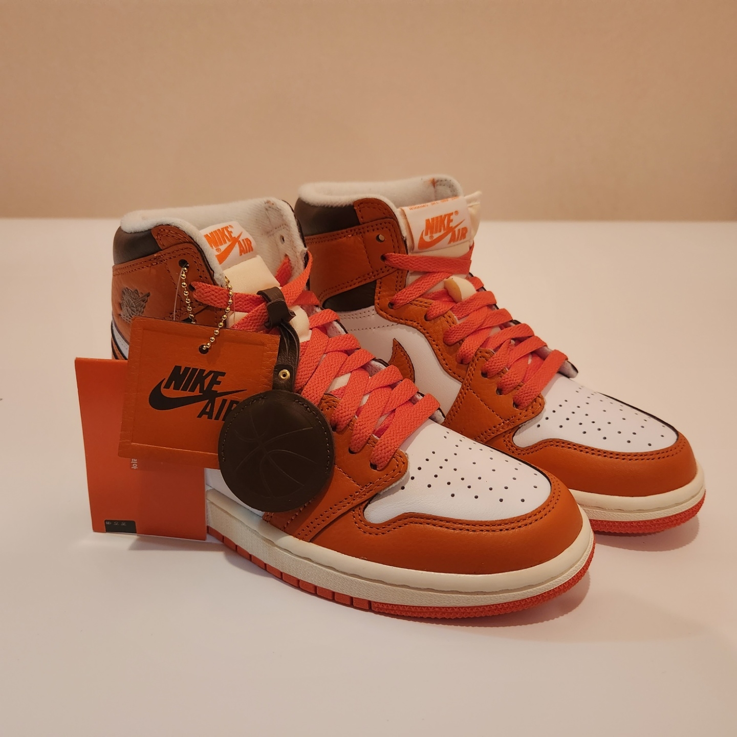 (W) Jordan 1 Retro High OG Starfish 착용 스타일 - 2