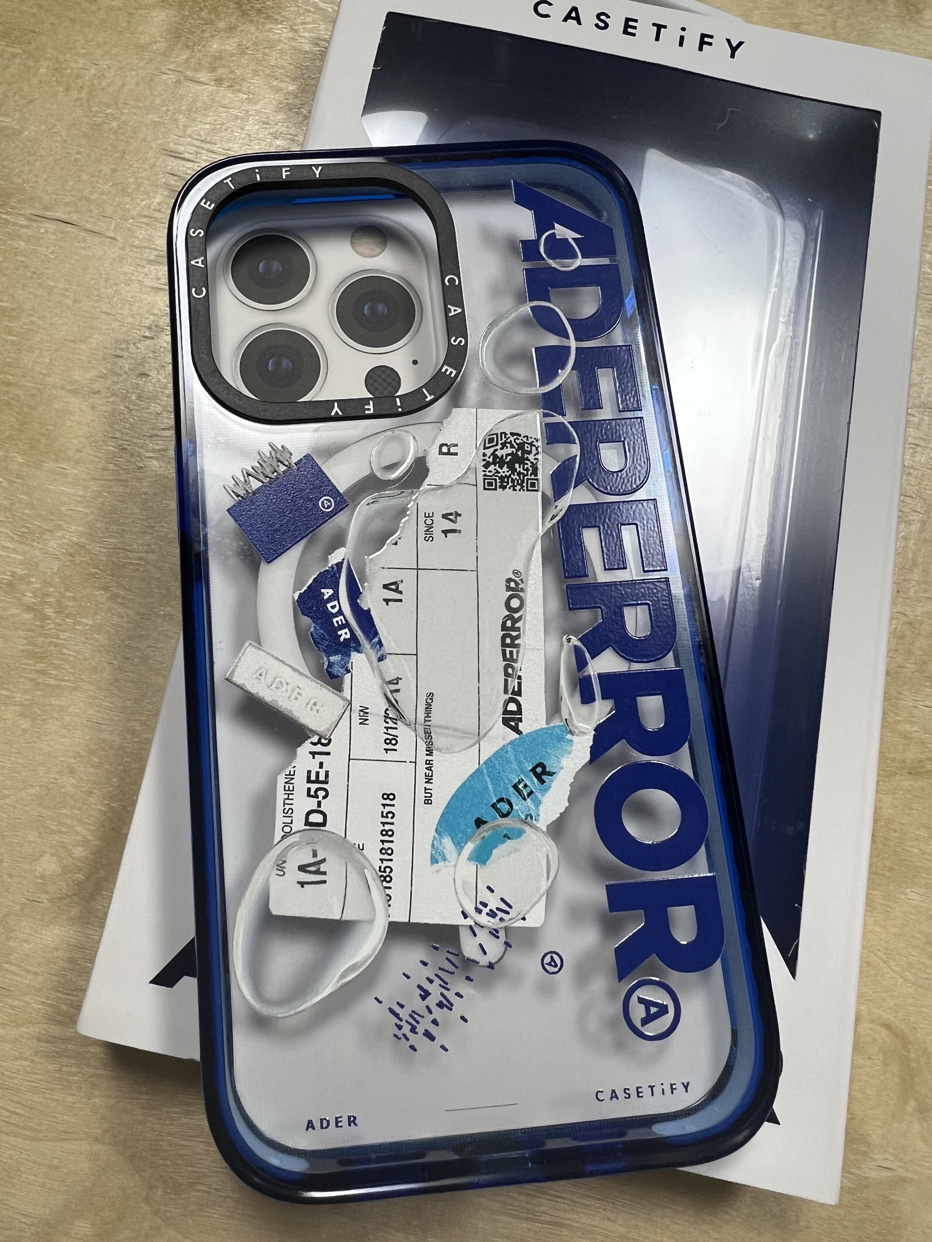 Casetify x Ader Error iPhone Sticker Magsafe Case Clear 착용 스타일 - 3
