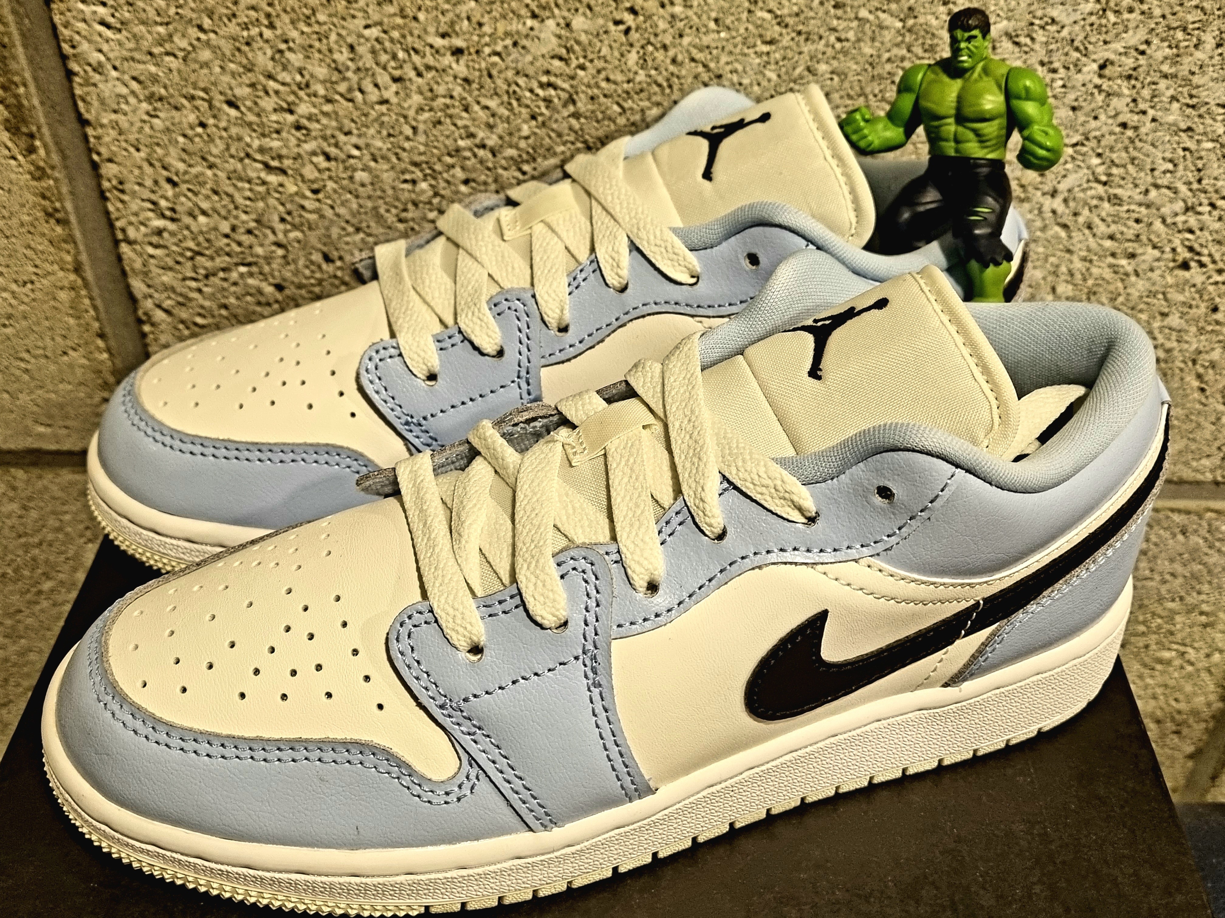 (GS) Jordan 1 Low Ice Blue 착용 스타일 - 1