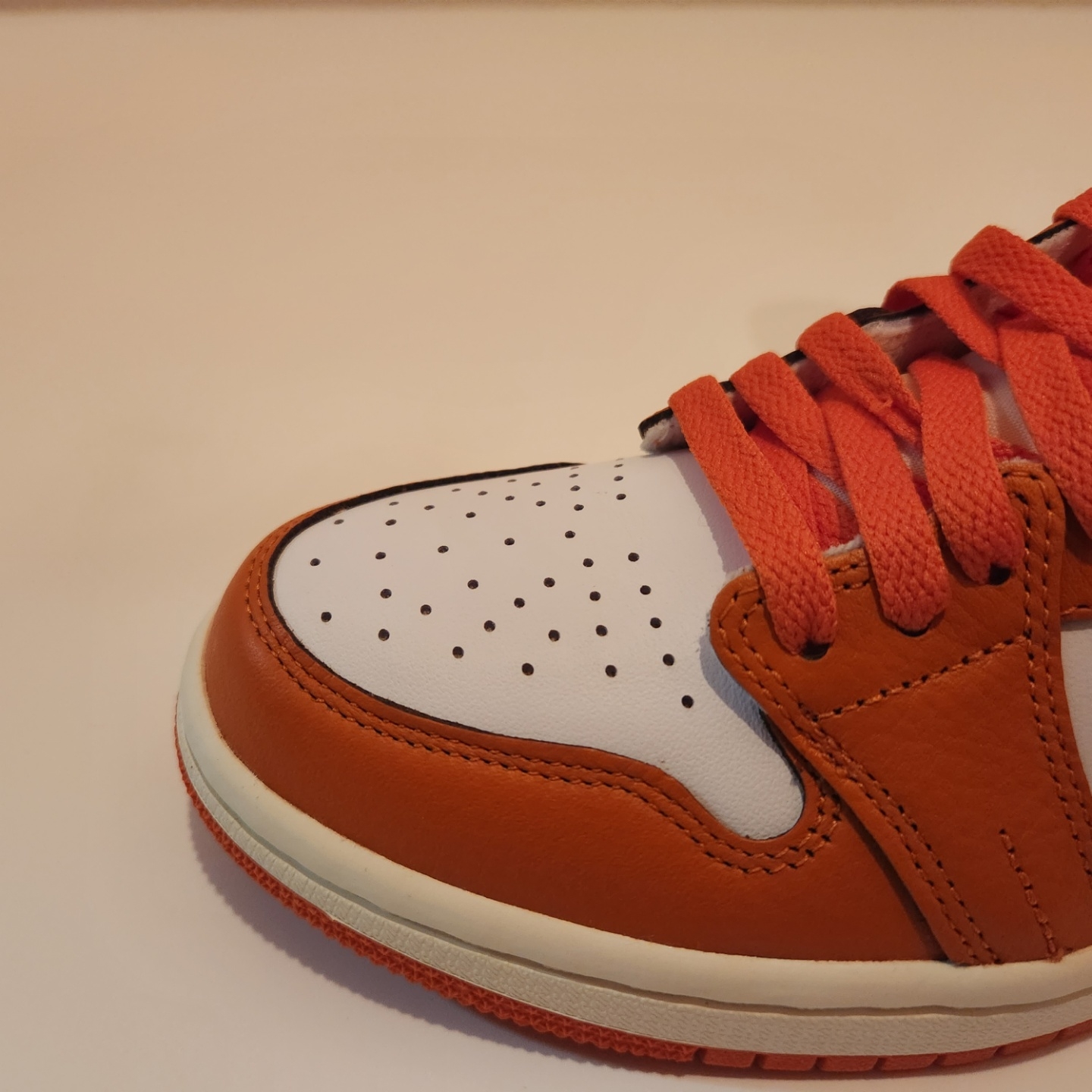 (W) Jordan 1 Retro High OG Starfish 착용 스타일 - 5