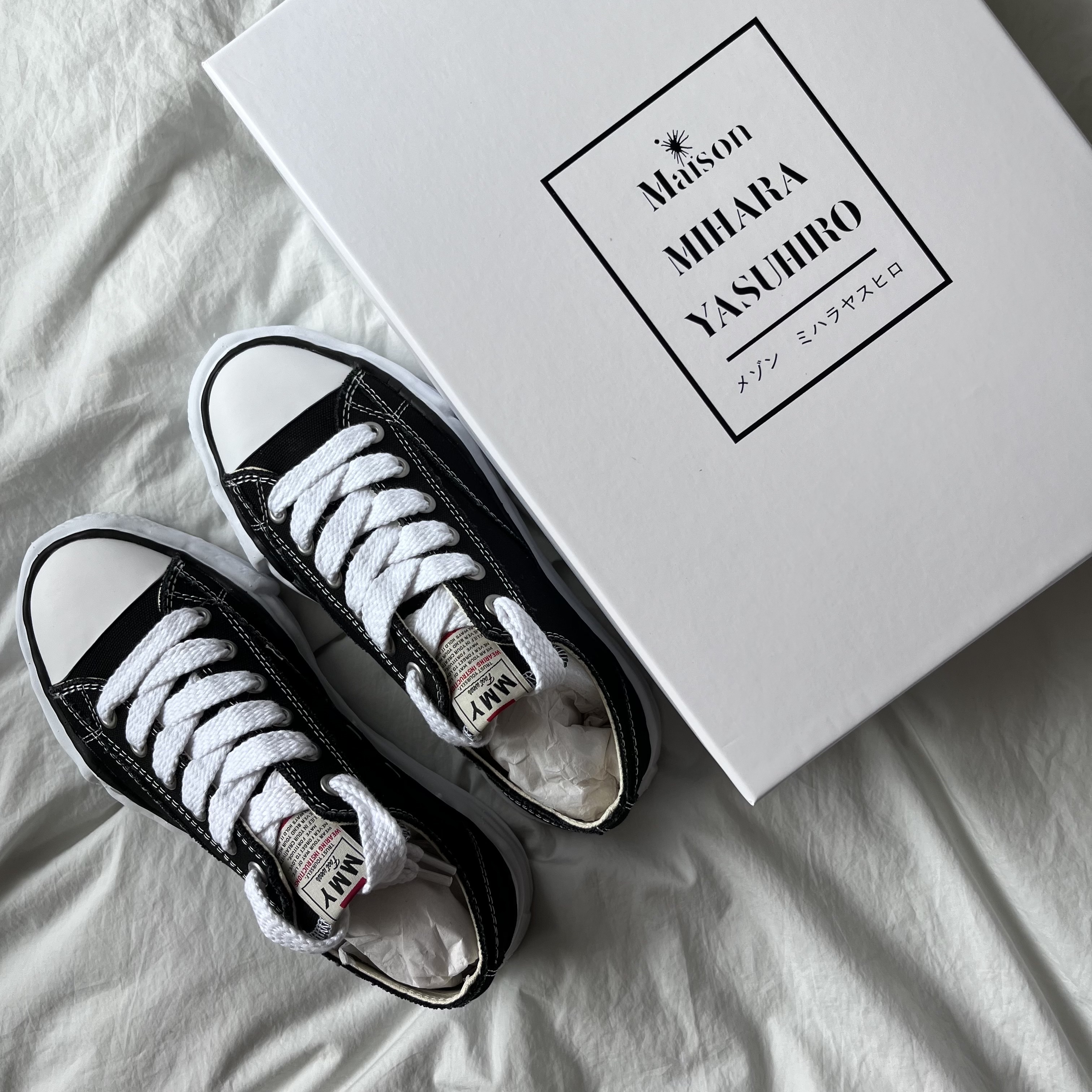 Maison Mihara Yasuhiro Peterson OG Sole Canvas Low Sneakers Black 착용 스타일