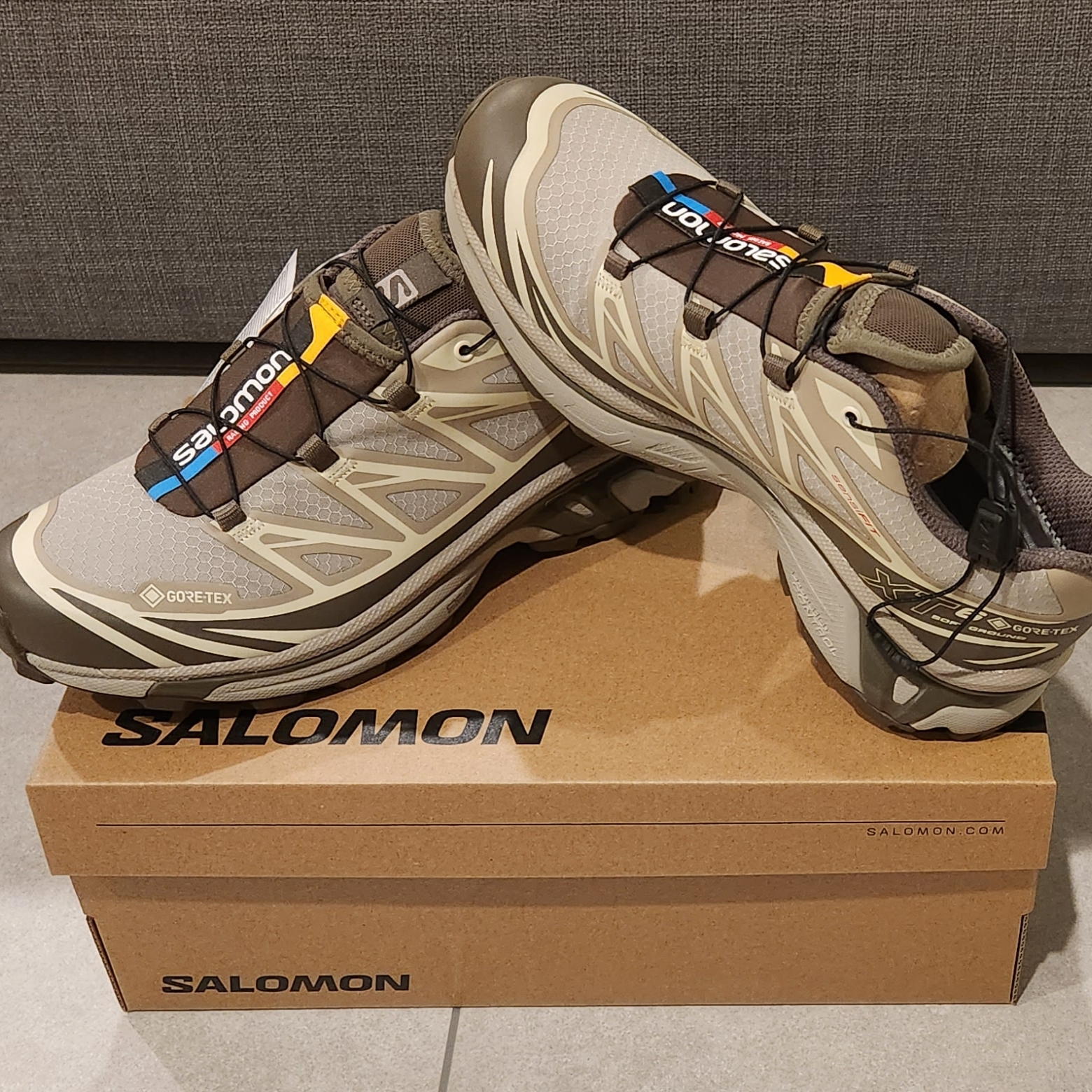Salomon XT-6 Gore-Tex Vintage Khaki 착용 스타일
