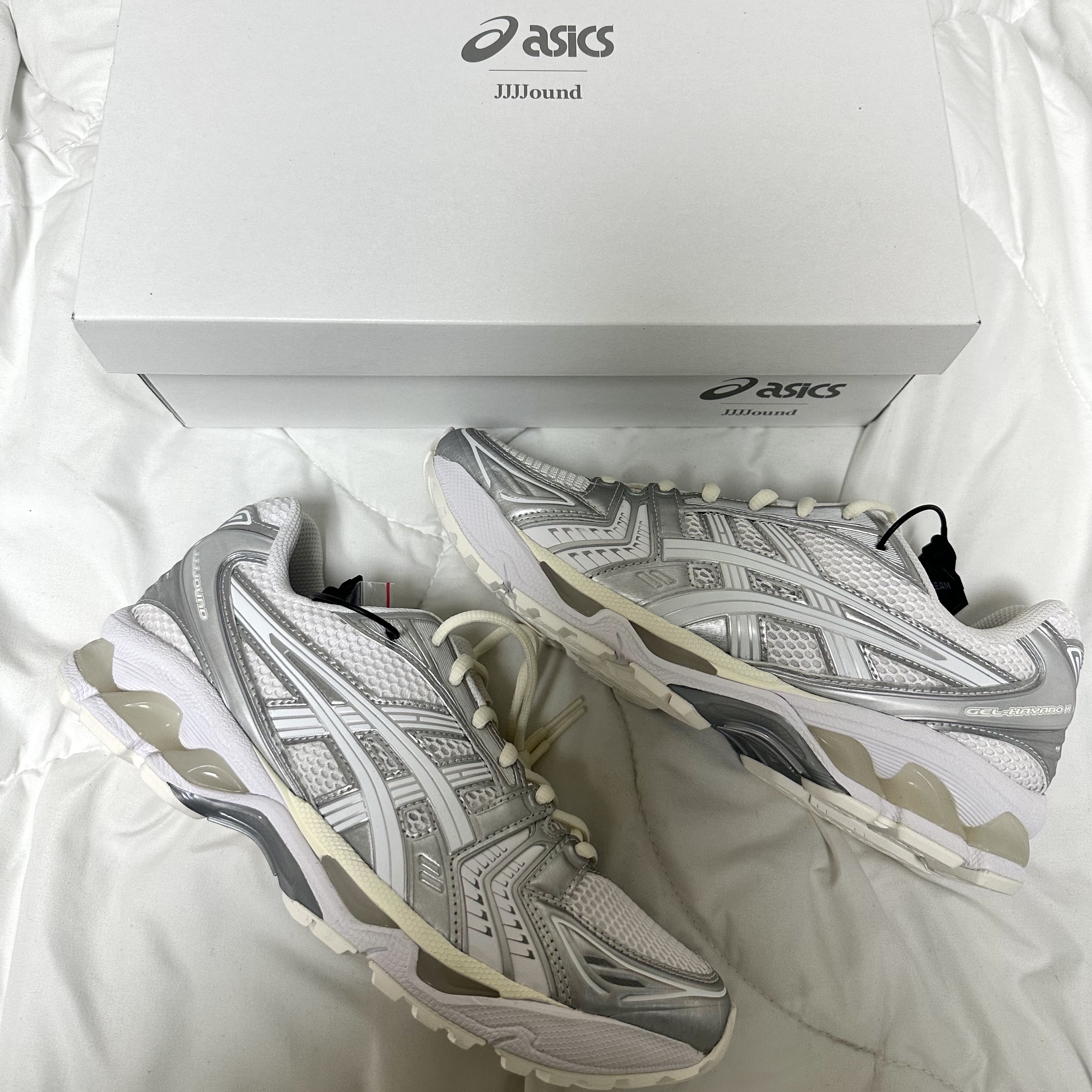 Asics x JJJJound Gel-Kayano 14 Silver White 착용 스타일