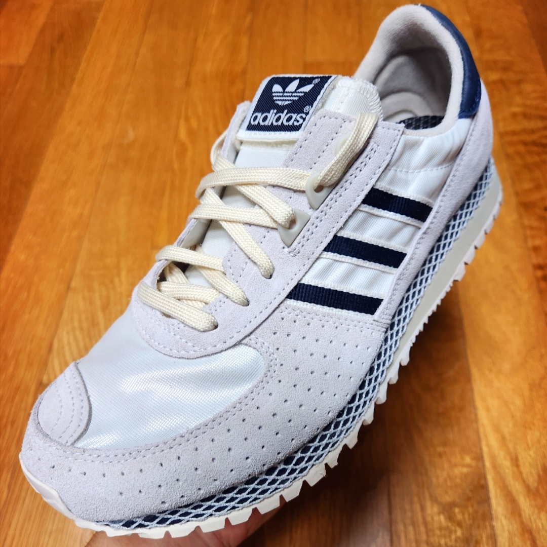 Adidas City Marathon PT Beige Navy 착용 스타일 - 1