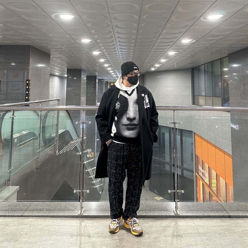 Asics x Andersson Bell Gel-1090 White Orange, Stussy Photo Jacquard Vest Black 착용 스타일 - 2