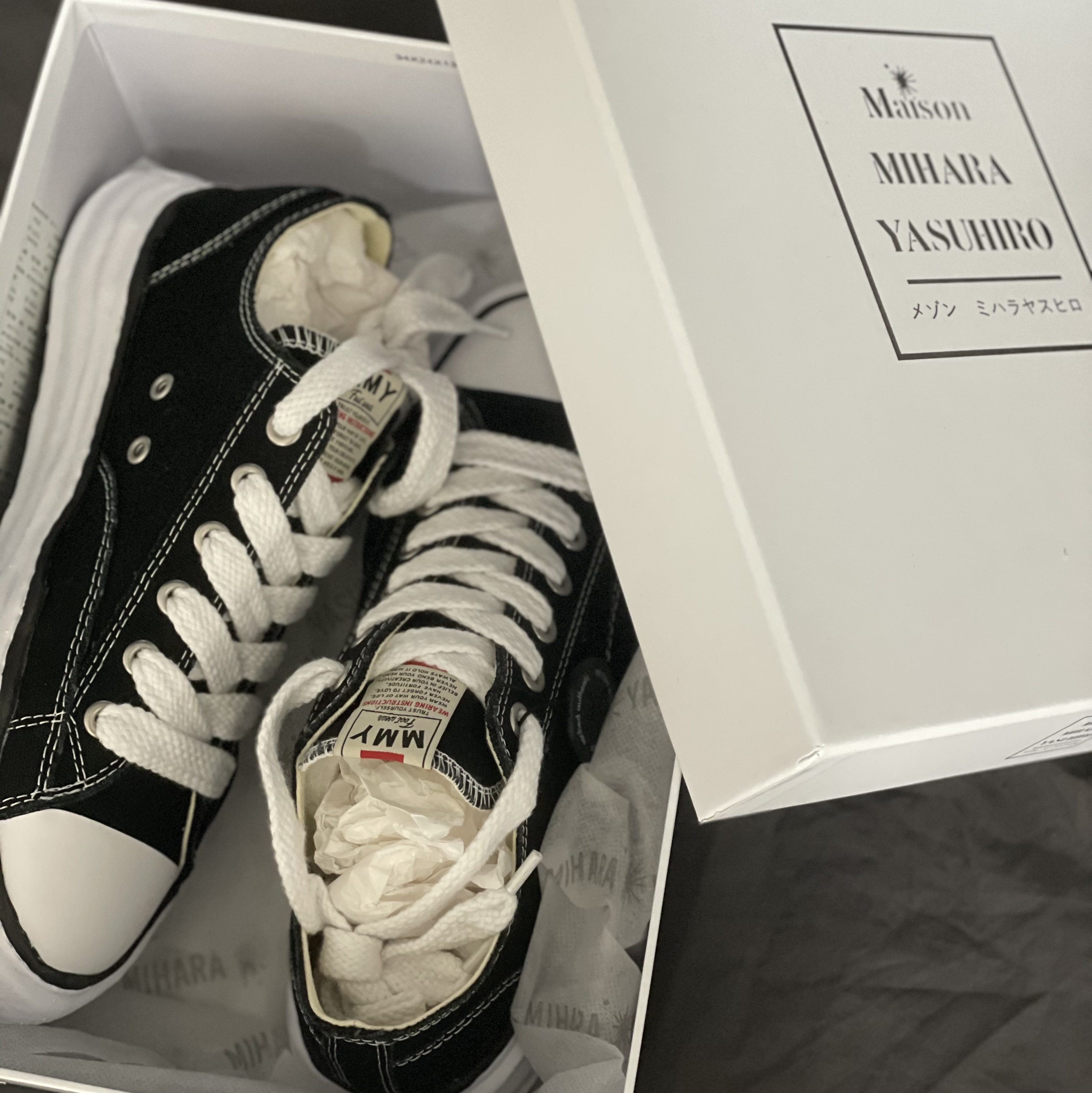 Maison Mihara Yasuhiro Peterson OG Sole Canvas Low Sneakers Black 착용 스타일