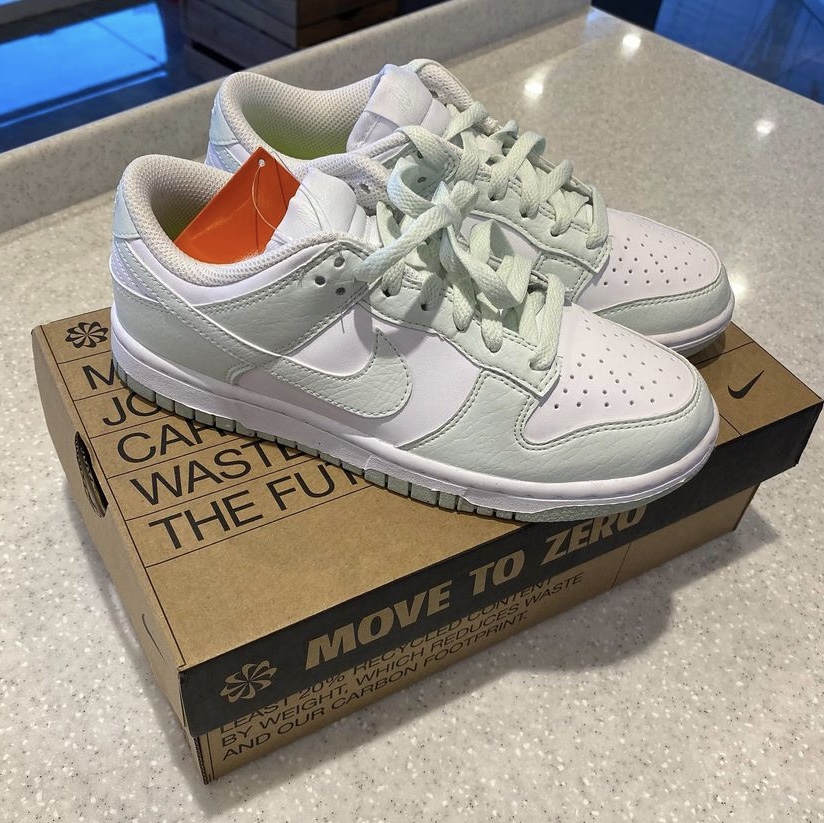 (W) Nike Dunk Low Next Nature Barely Green and White 착용 스타일