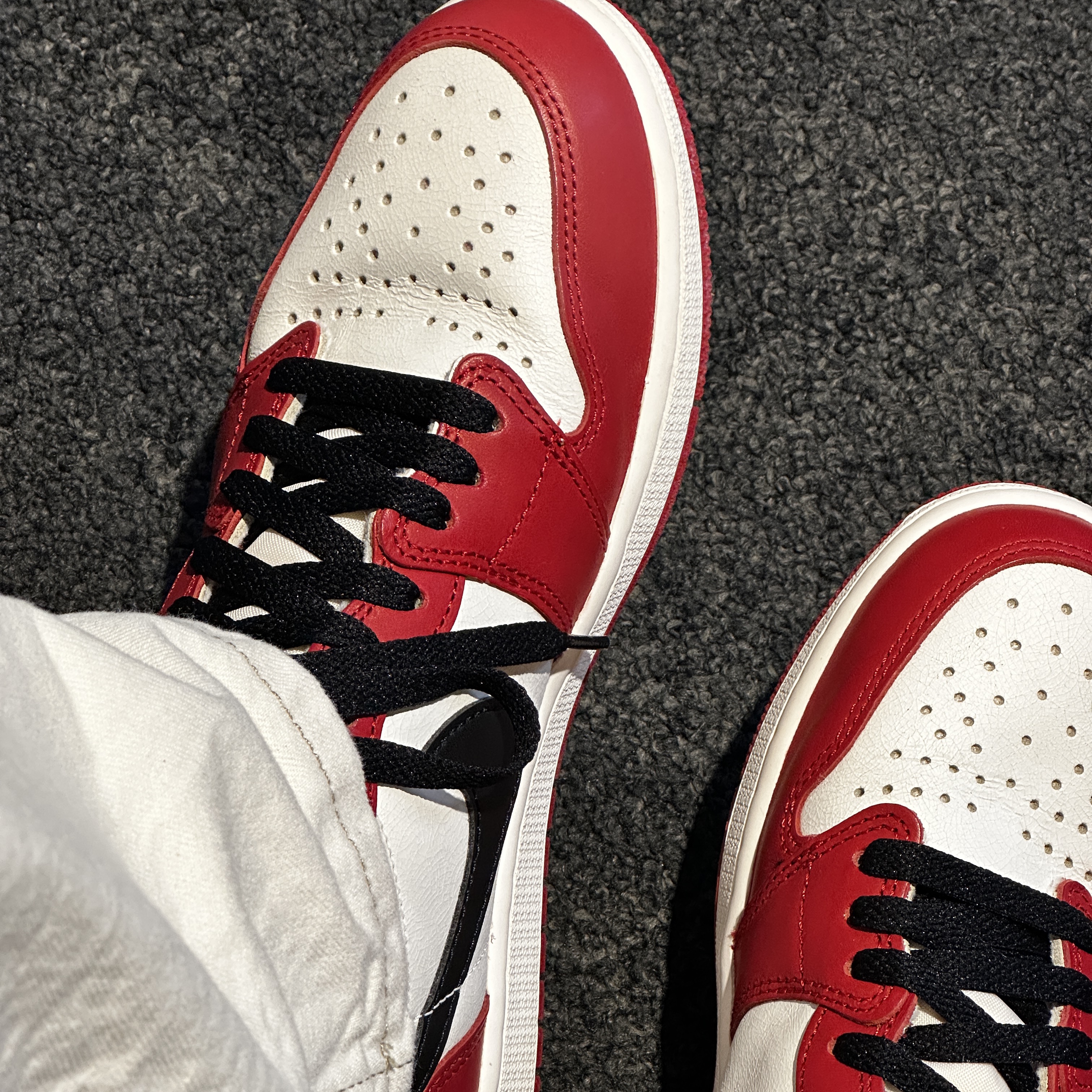 Jordan 1 Retro High OG Chicago 2022 착용 스타일 - 3