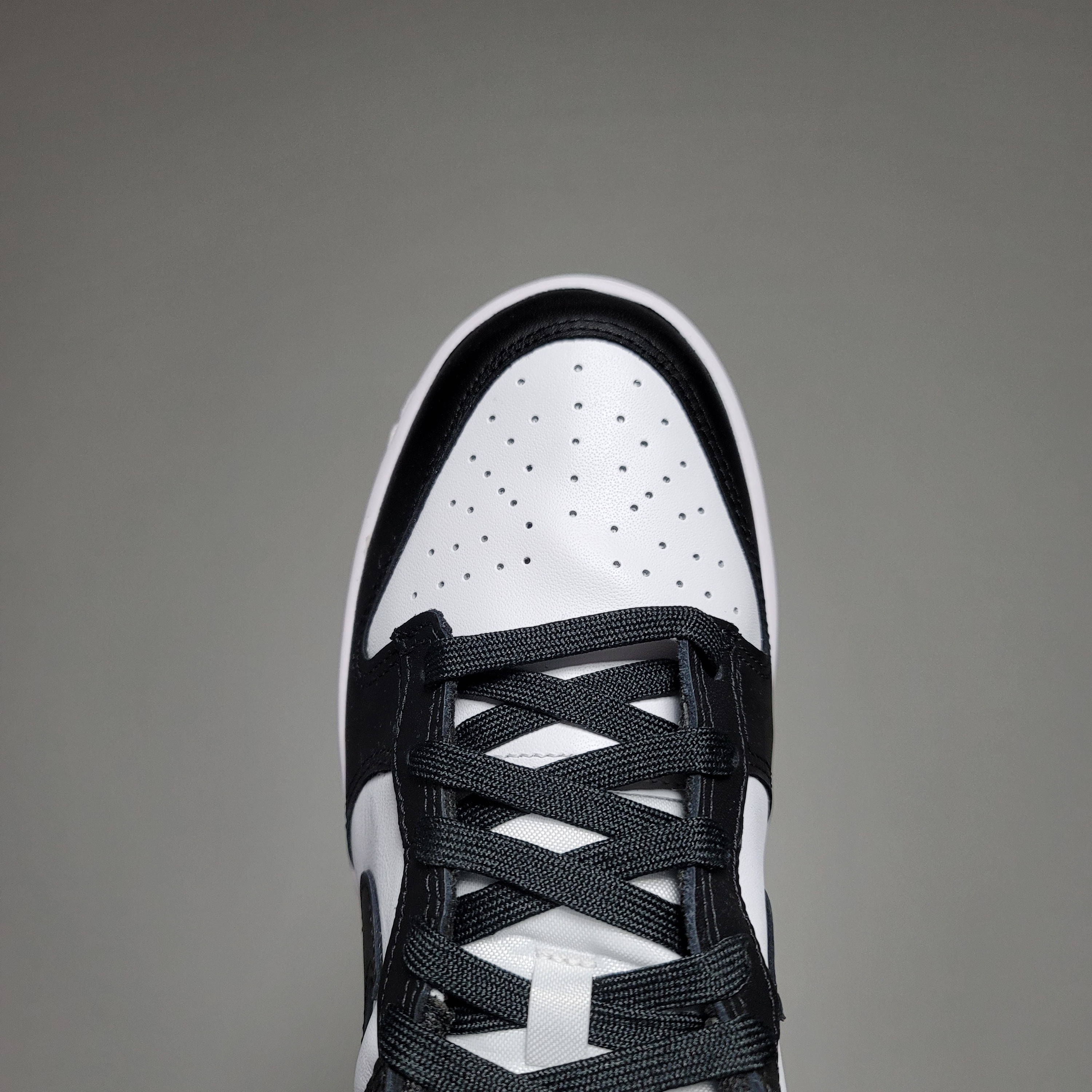 Nike Dunk Low Retro Black 착용 스타일 - 2