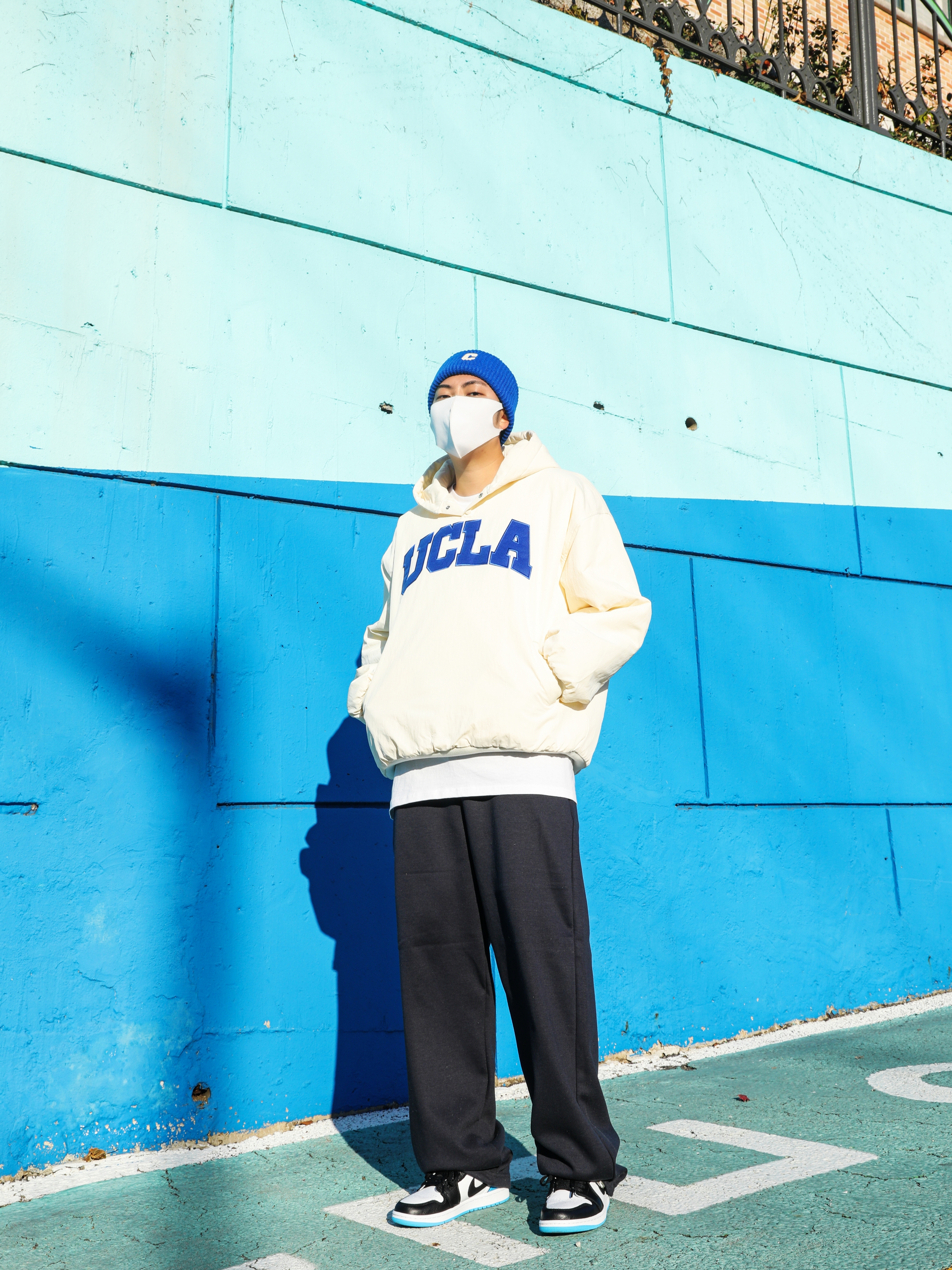 Jordan 1 x Travis Scott x Fragment Retro Low OG SP Military Blue 착용 스타일 - 2