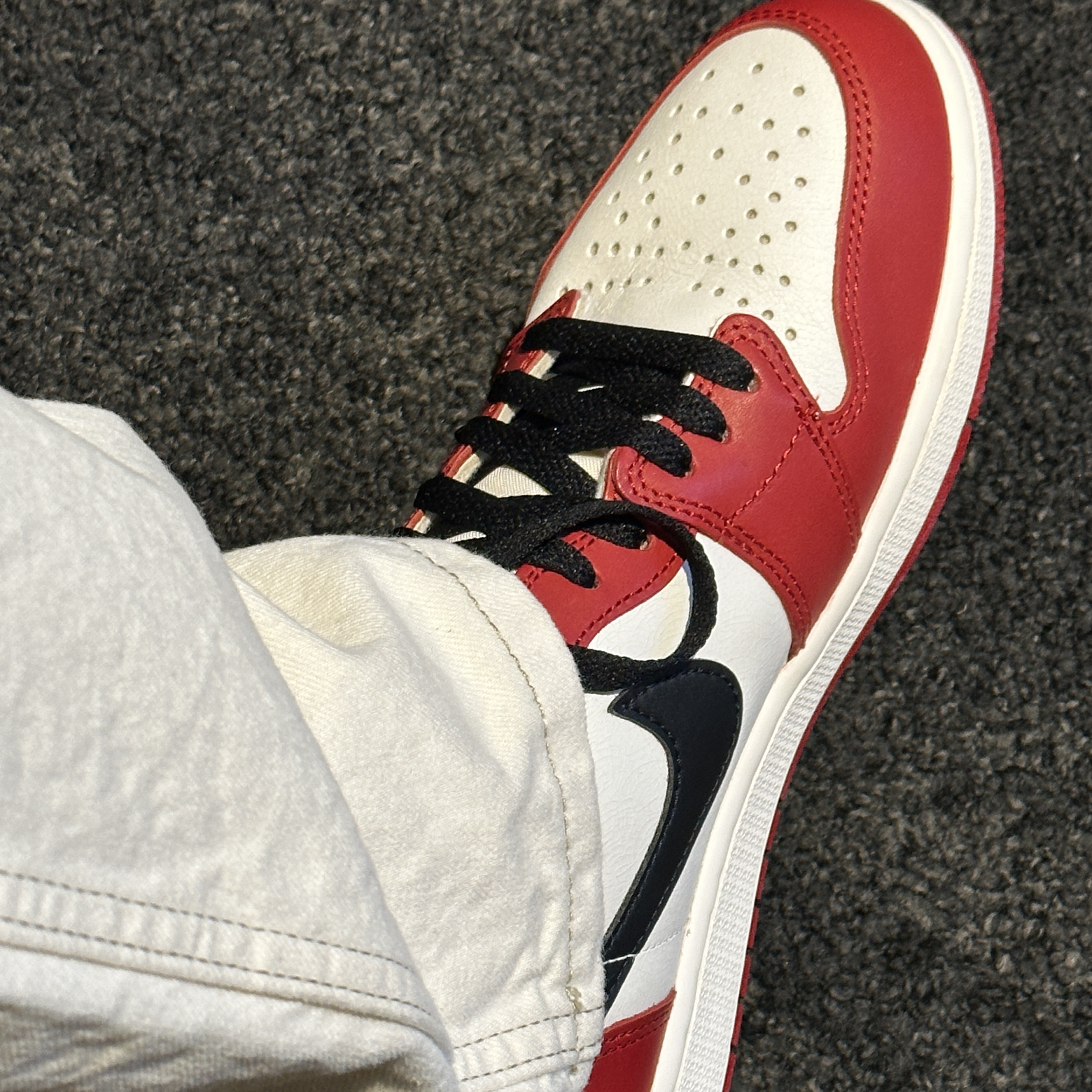 Jordan 1 Retro High OG Chicago 2022 착용 스타일 - 2